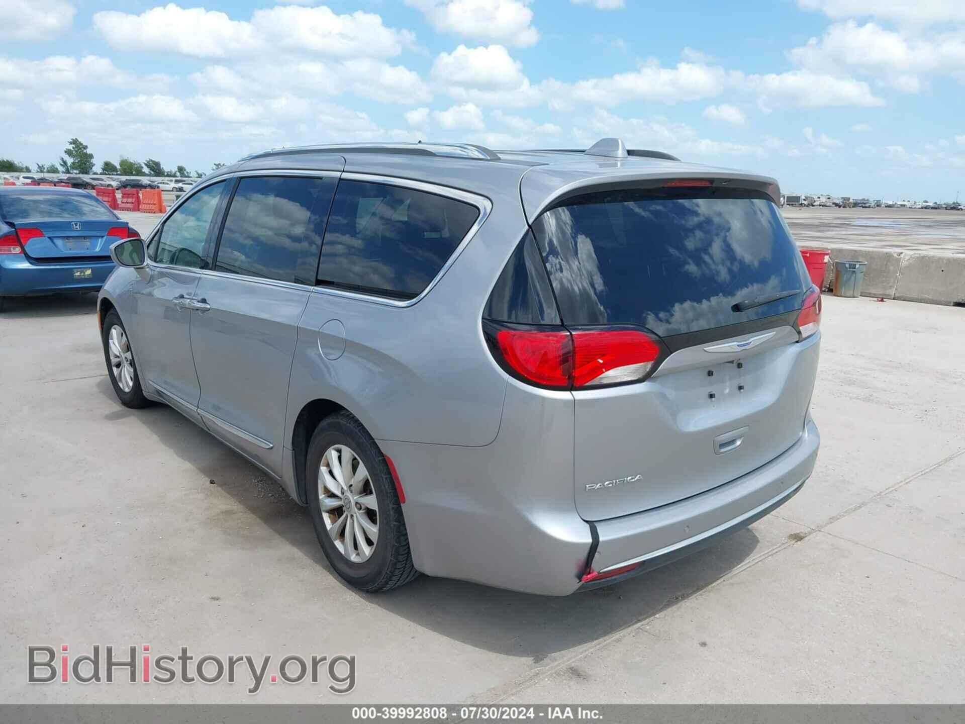 2018 CHRYSLER PACIFICA - VIN: 2C4RC1BG5JR216903 - Photo 3