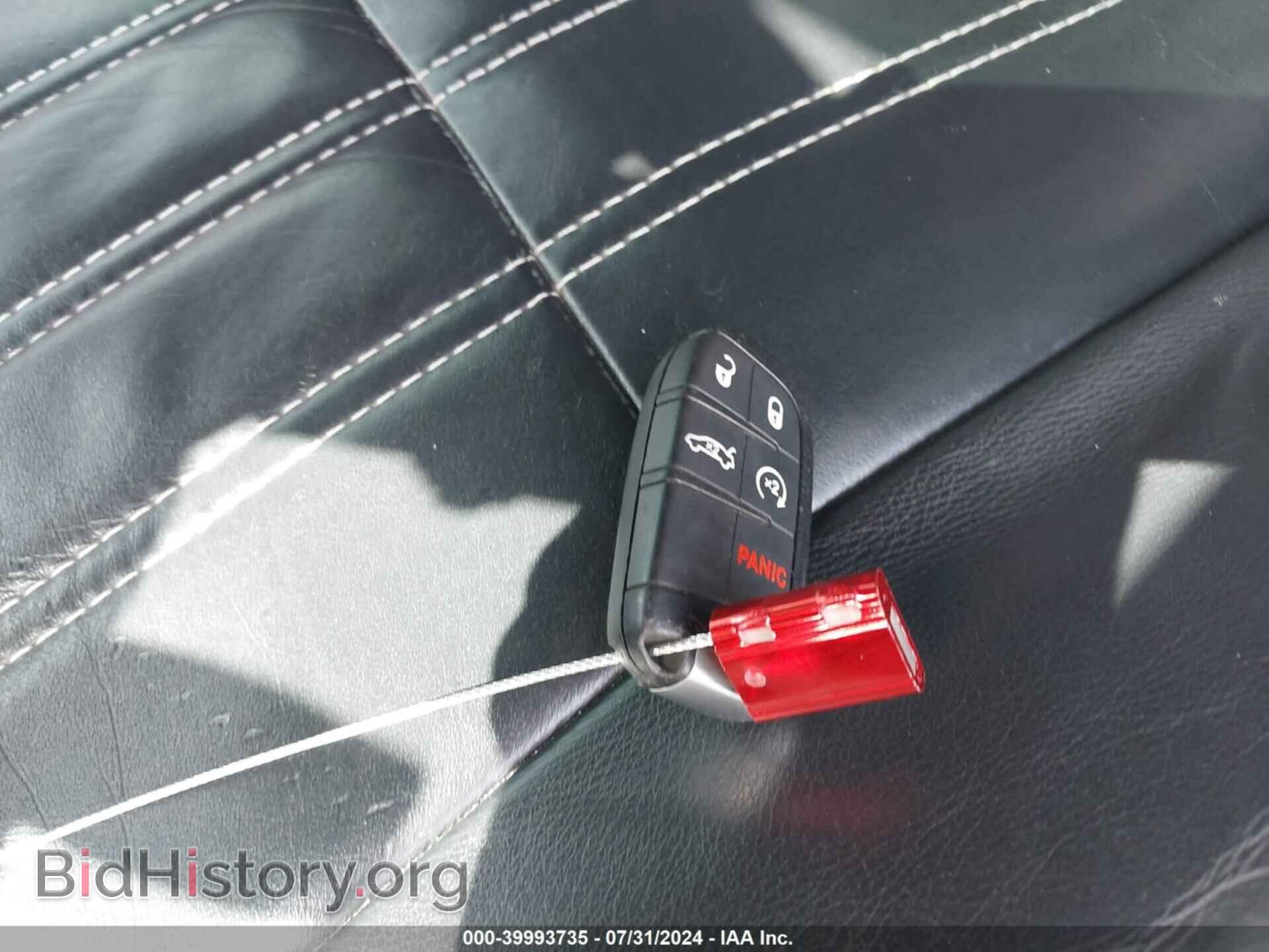2015 CHRYSLER 300 - VIN: 2C3CCABTXFH736096 - Фото 11