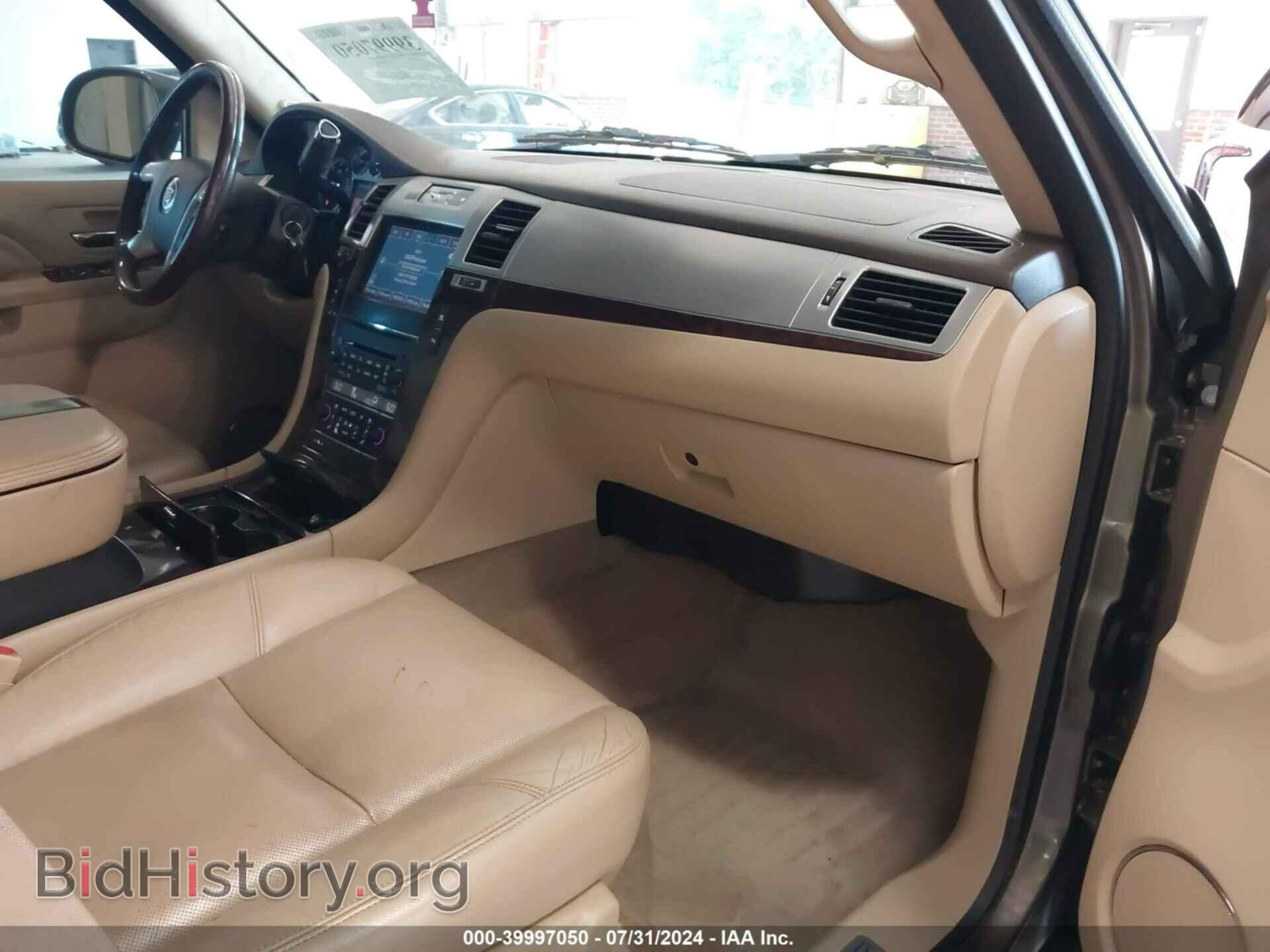 2011 CADILLAC ESCALADE - VIN: 1GYS4BEF3BR138176 - Фото 5