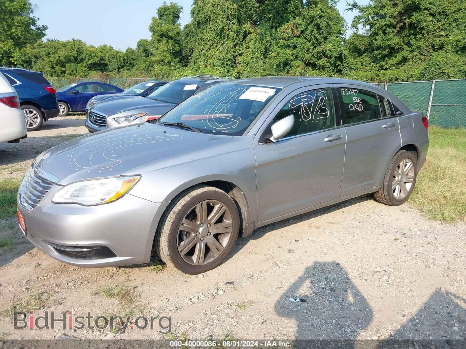 2013 CHRYSLER 200 - VIN: 1C3CCBBB1DN512779 - Фото 2