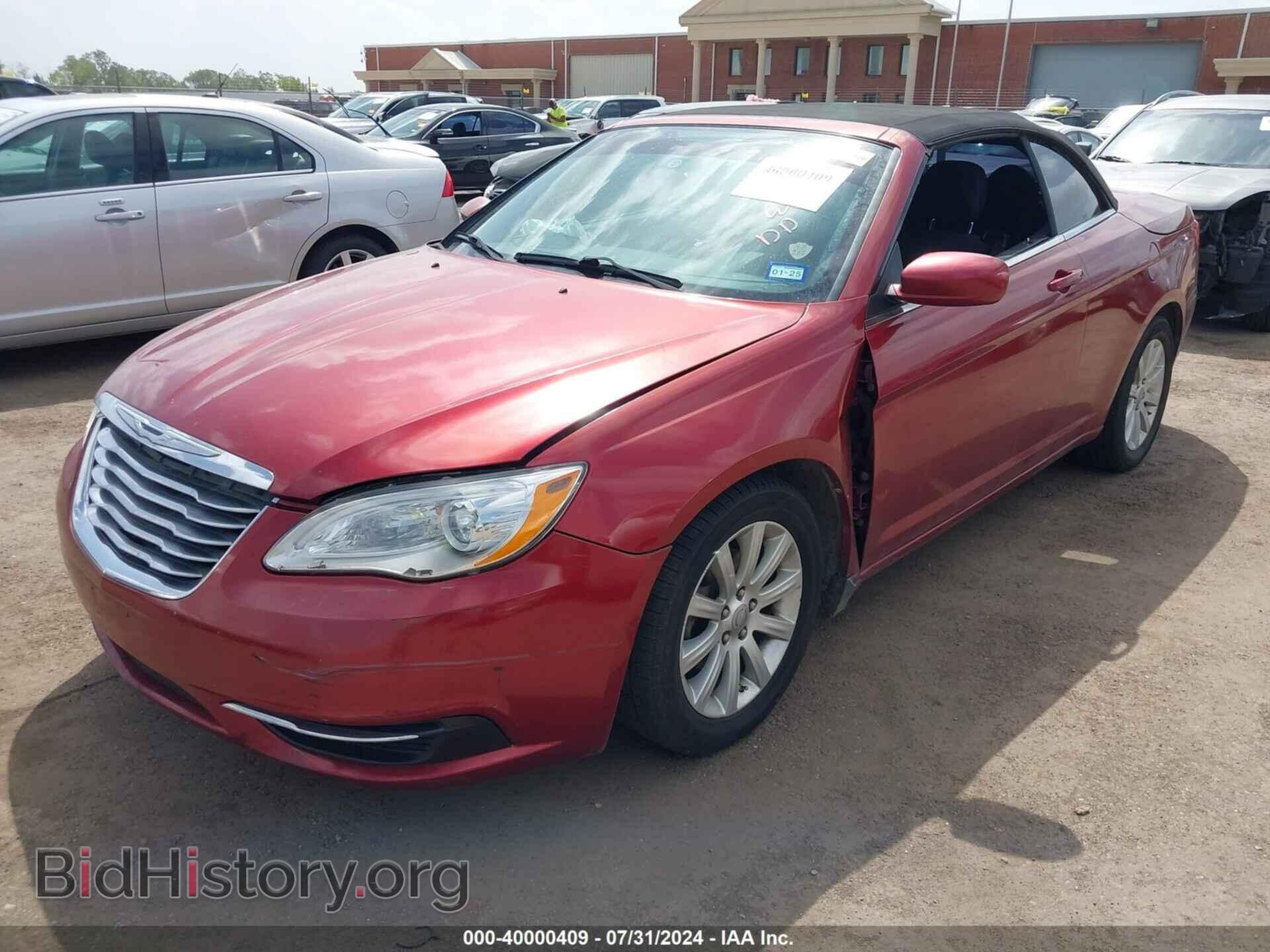2013 CHRYSLER 200 - VIN: 1C3BCBEB3DN526660 - Фото 2