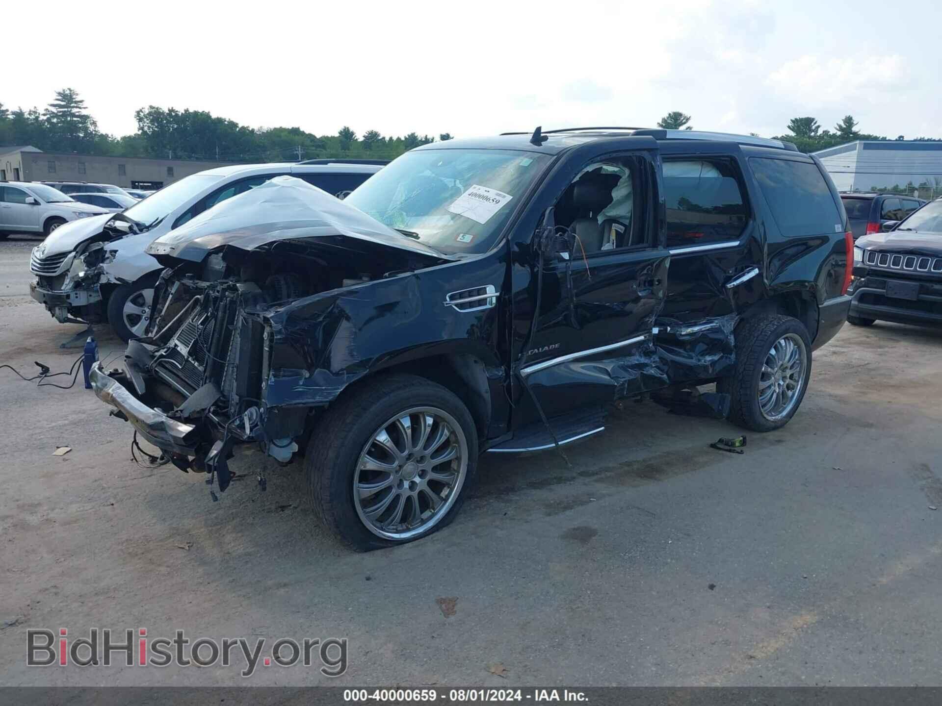 2011 CADILLAC ESCALADE - VIN: 1GYS4AEF2BR349802 - Photo 2
