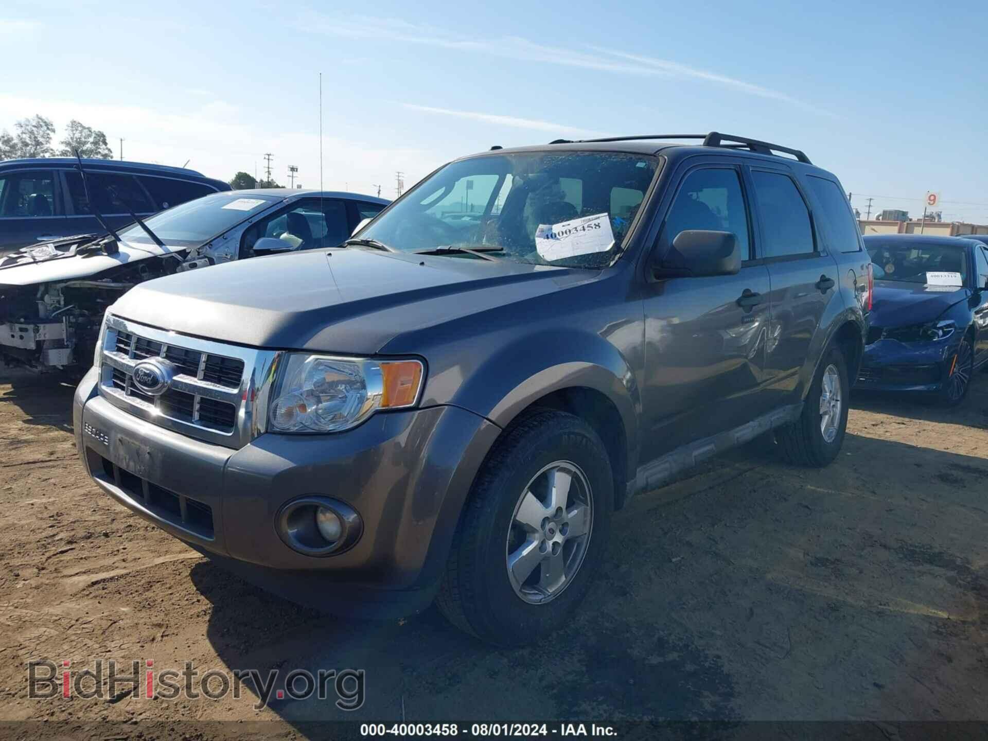 2011 FORD ESCAPE - VIN: 1FMCU0DG2BKC52831 - Фото 2