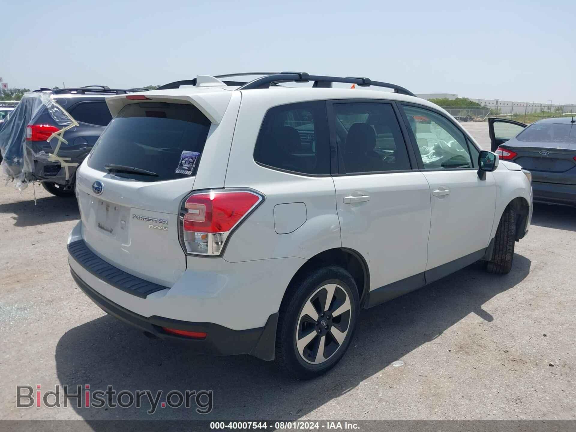 2017 SUBARU FORESTER - VIN: JF2SJAEC1HH470809 - Фото 4