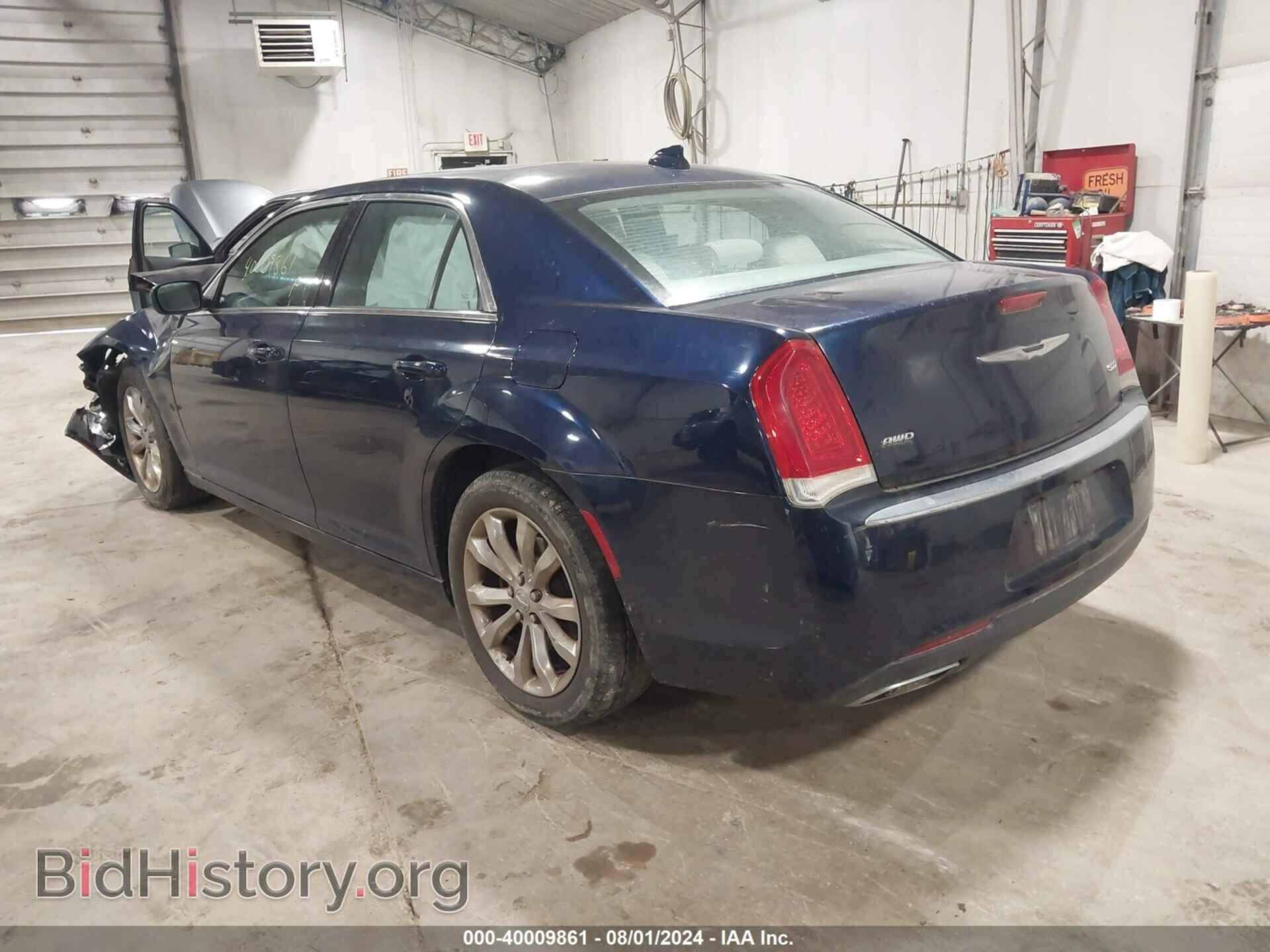 2016 CHRYSLER 300 - VIN: 2C3CCARG2GH358513 - Фото 3