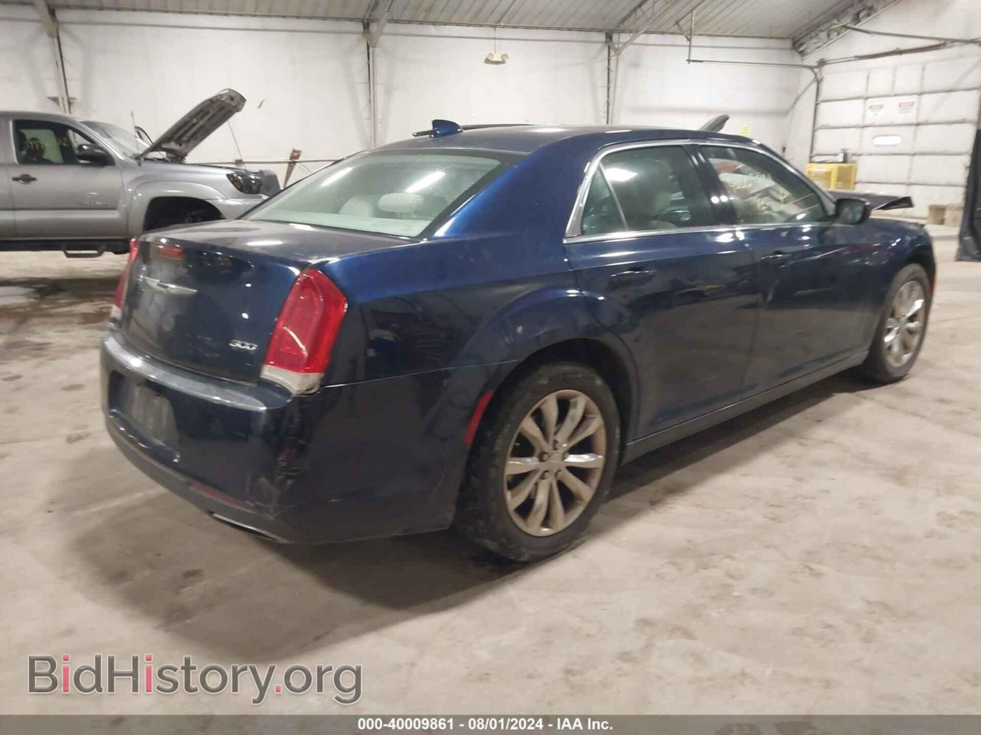 2016 CHRYSLER 300 - VIN: 2C3CCARG2GH358513 - Фото 4