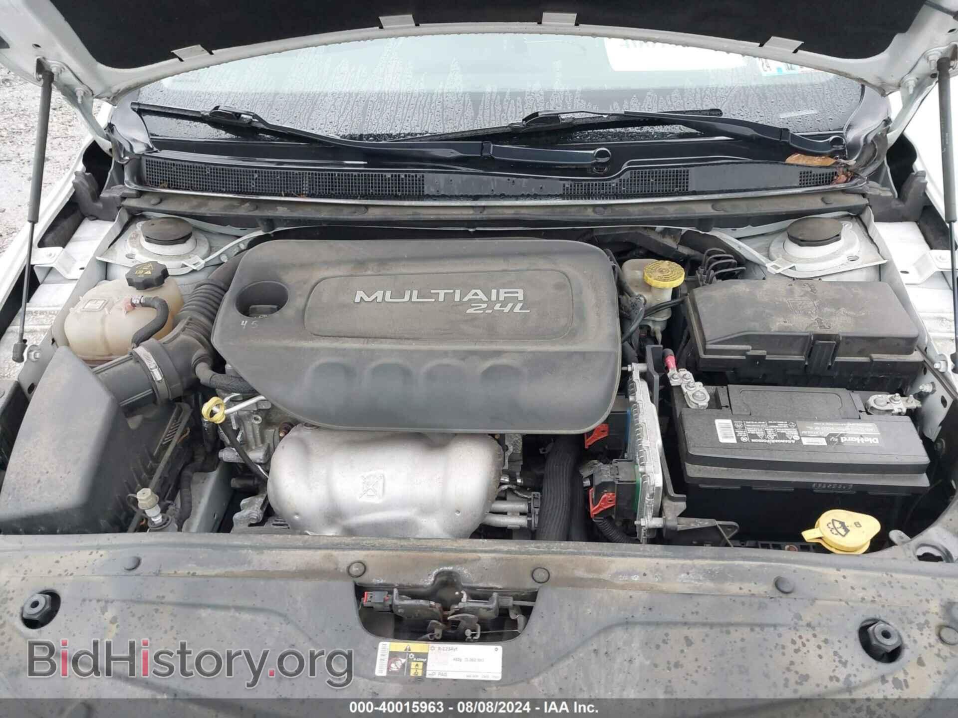 2016 CHRYSLER 200 - VIN: 1C3CCCAB3GN188410 - Фото 10