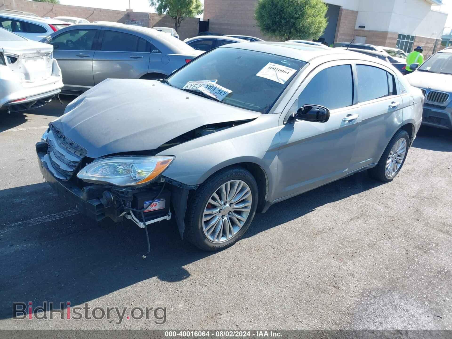 2011 CHRYSLER 200 - VIN: 1C3BC2FG3BN618262 - Фото 2