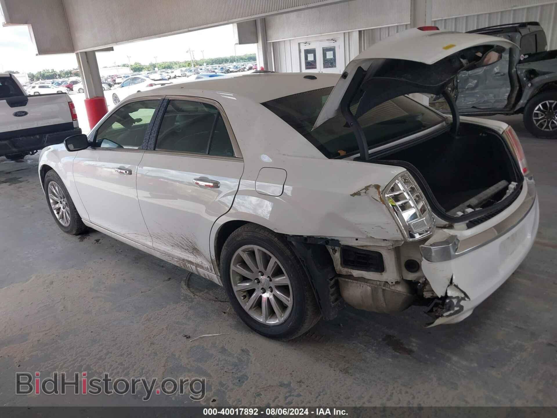 2011 CHRYSLER 300 - VIN: 2C3CA5CG2BH592391 - Фото 3