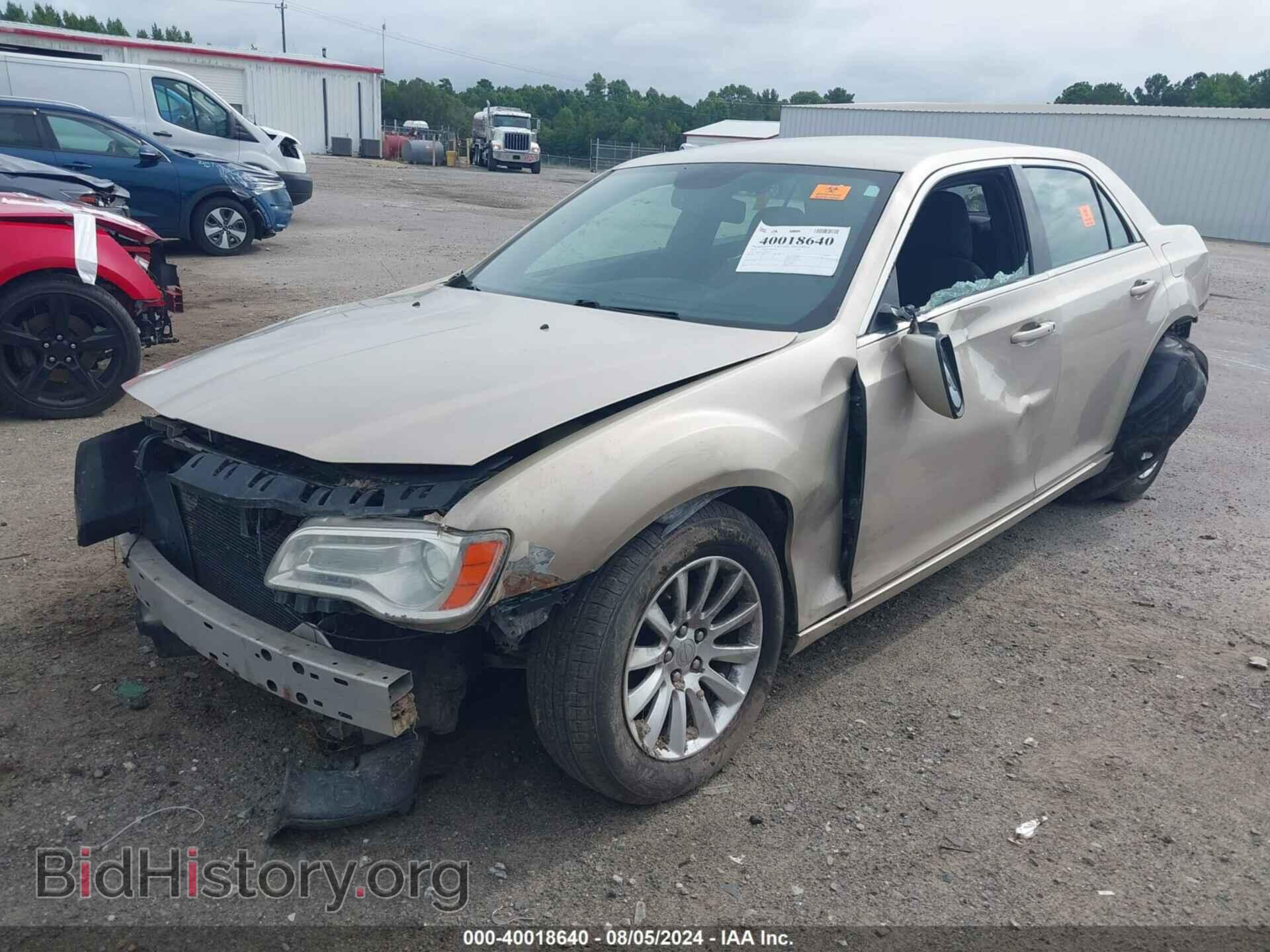 2012 CHRYSLER 300 - VIN: 2C3CCAAG8CH256476 - Фото 2