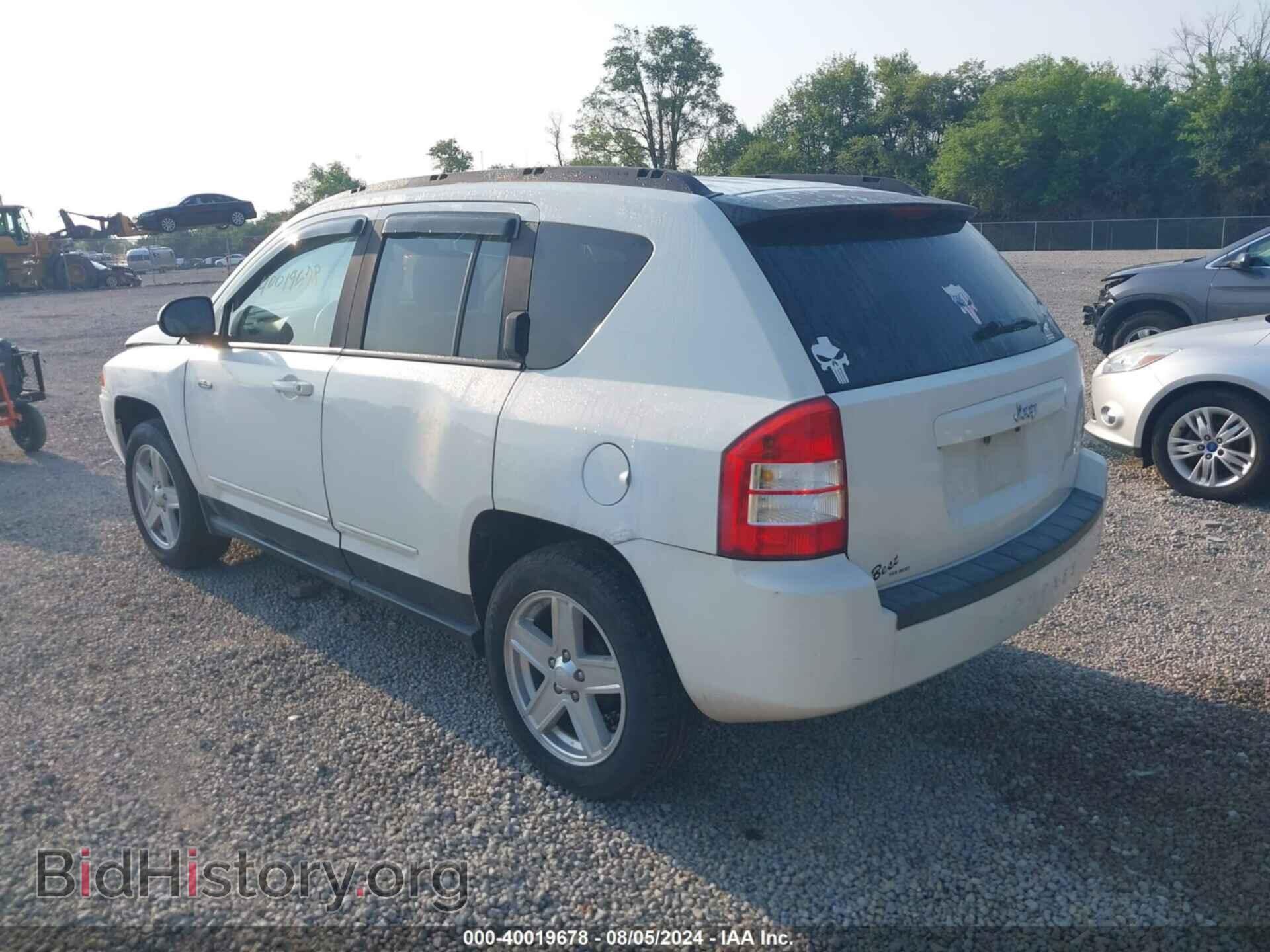 2010 JEEP COMPASS - VIN: 1J4NT4FB1AD526283 - Photo 3