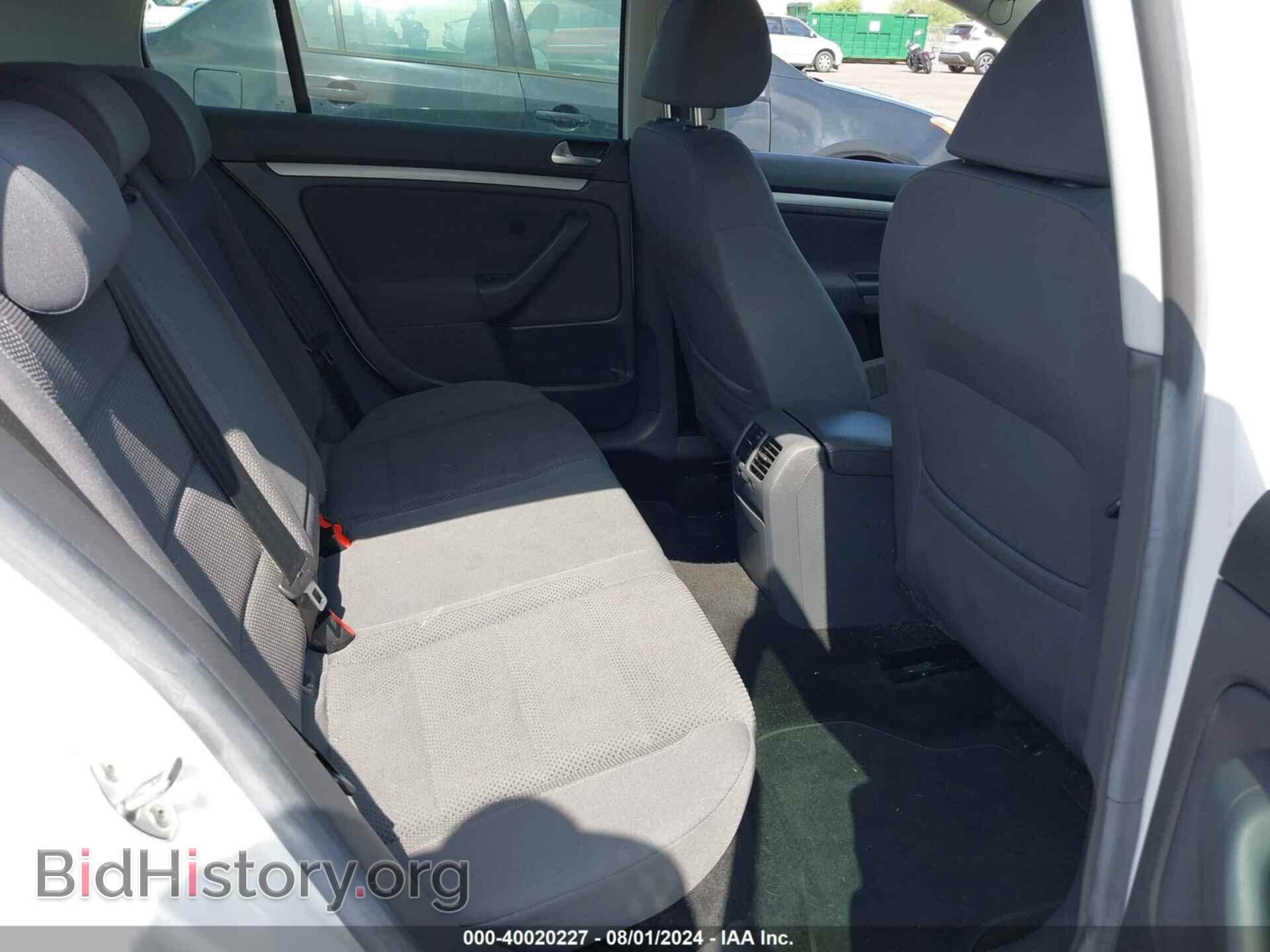2008 VOLKSWAGEN RABBIT - VIN: WVWDA71K18W009497 - Фото 8