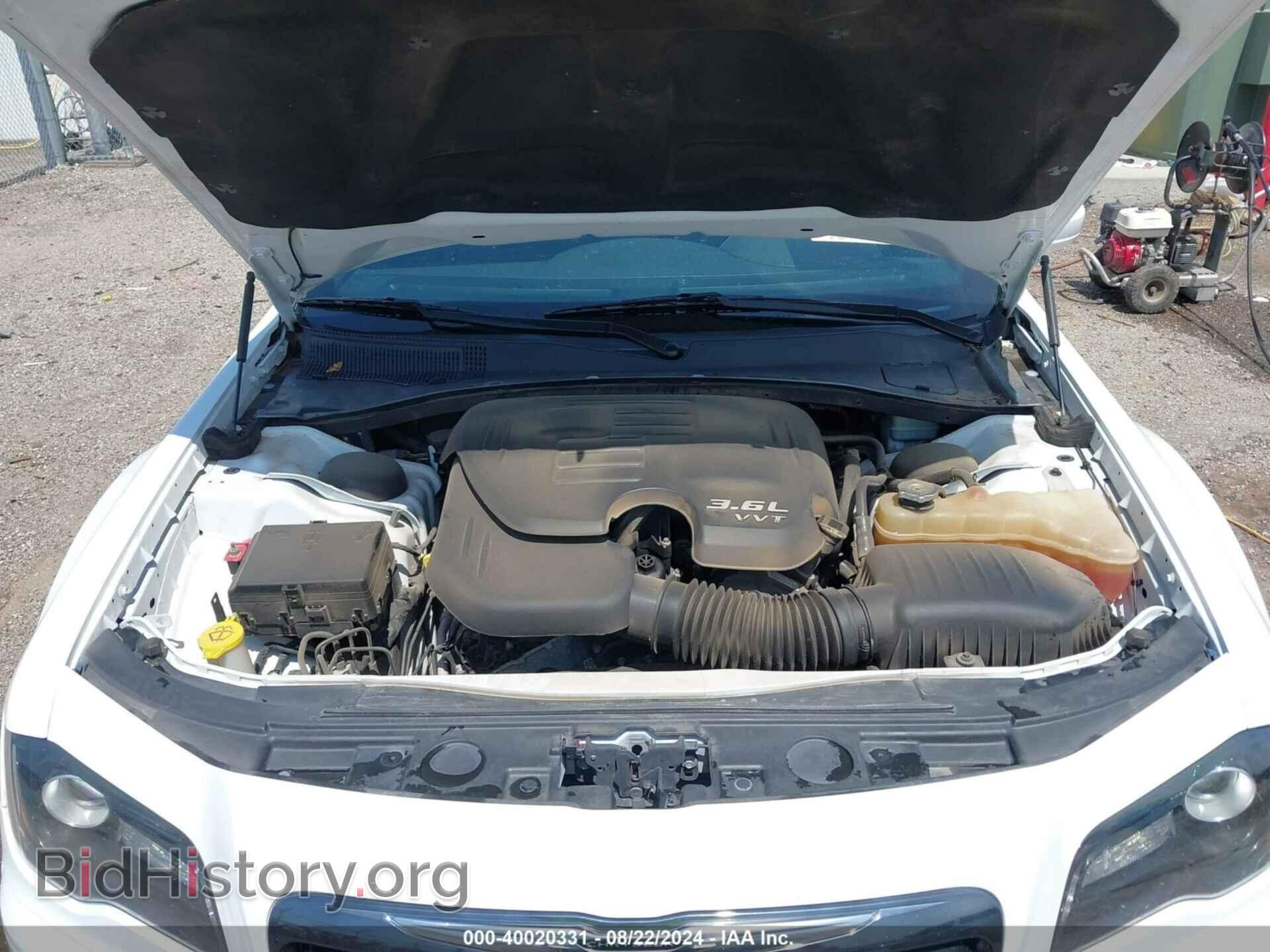 2014 CHRYSLER 300 - VIN: 2C3CCAGG9EH287777 - Фото 10