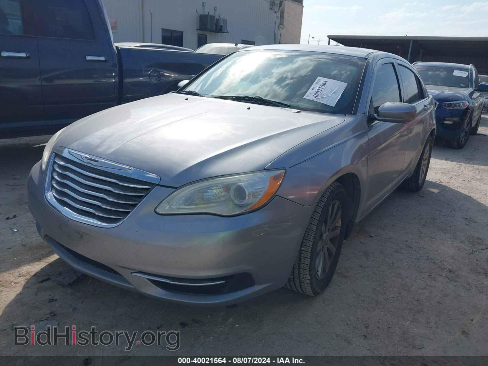 2013 CHRYSLER 200 - VIN: 1C3CCBBB5DN687164 - Фото 2