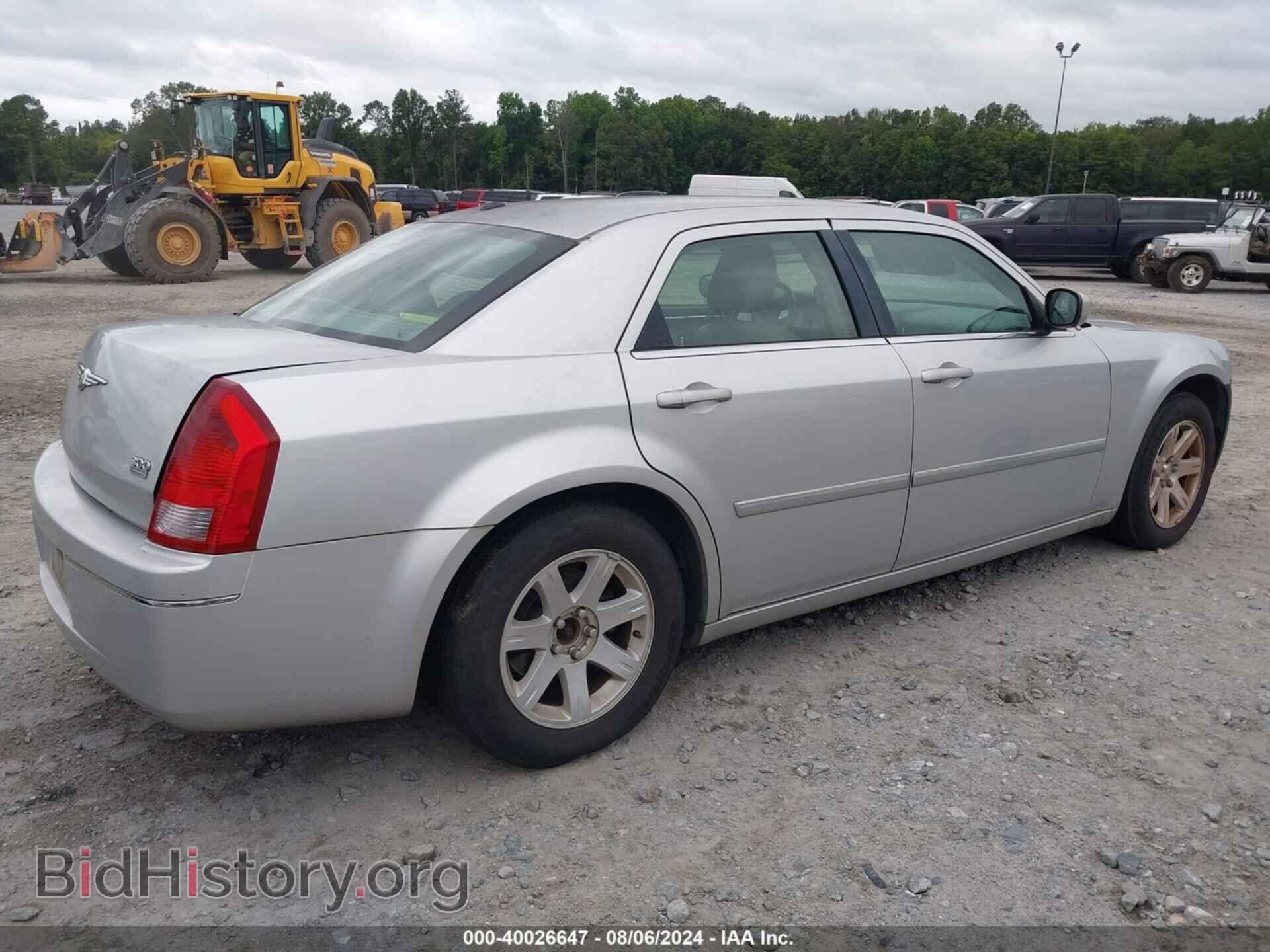 2007 CHRYSLER 300 - VIN: 2C3KA53G07H746700 - Фото 4