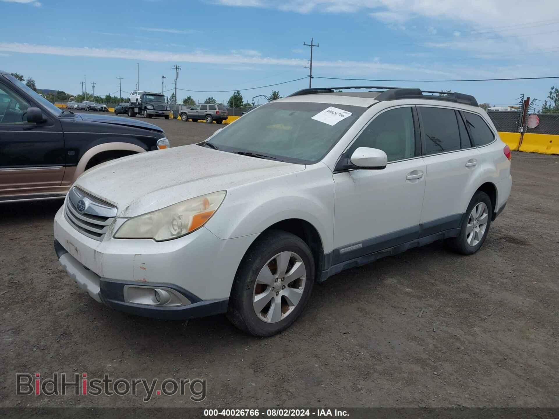 2011 SUBARU OUTBACK - VIN: 4S4BRDLC8B2332721 - Photo 2