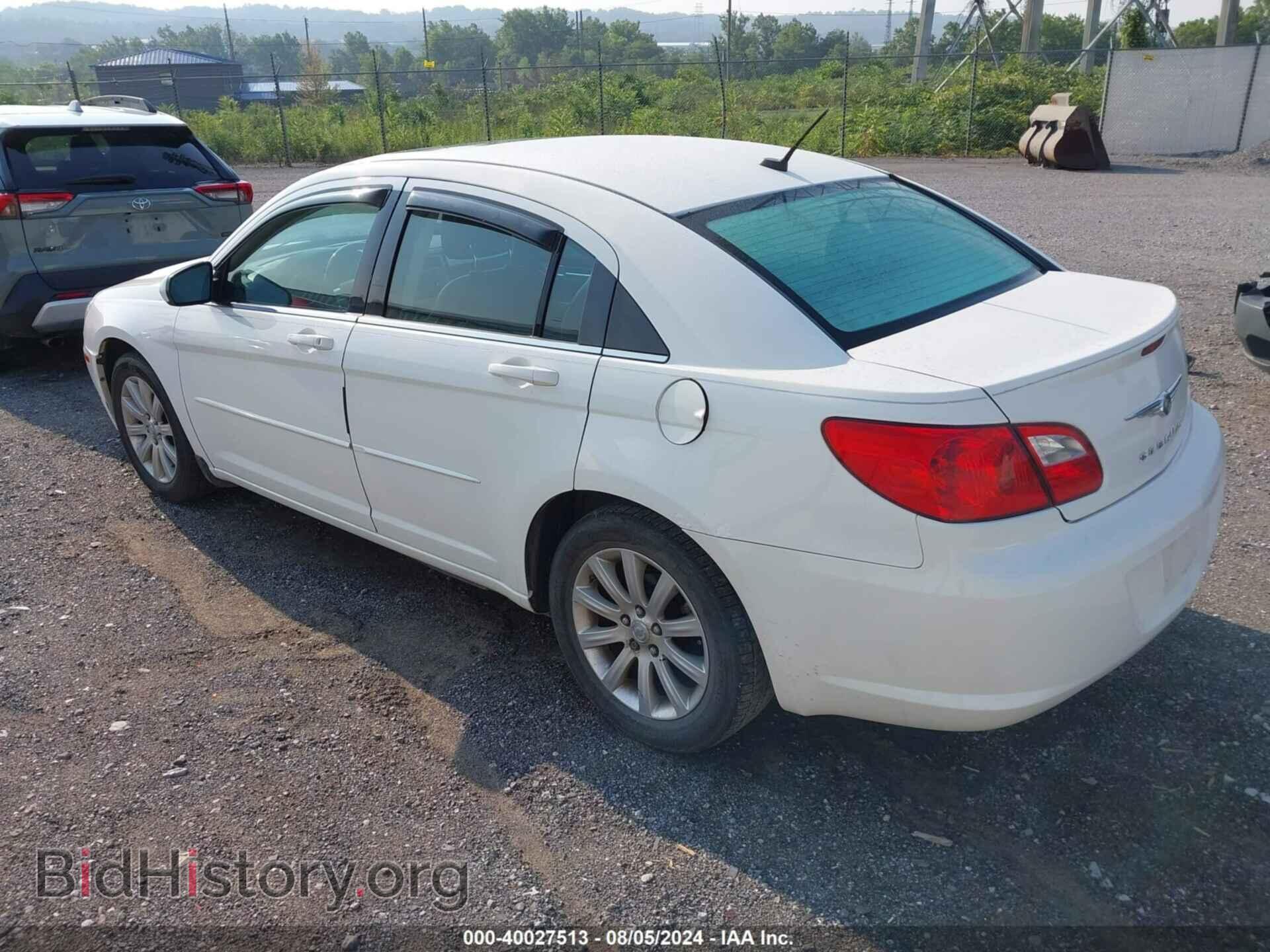2010 CHRYSLER SEBRING - VIN: 1C3CC5FB7AN228175 - Фото 3