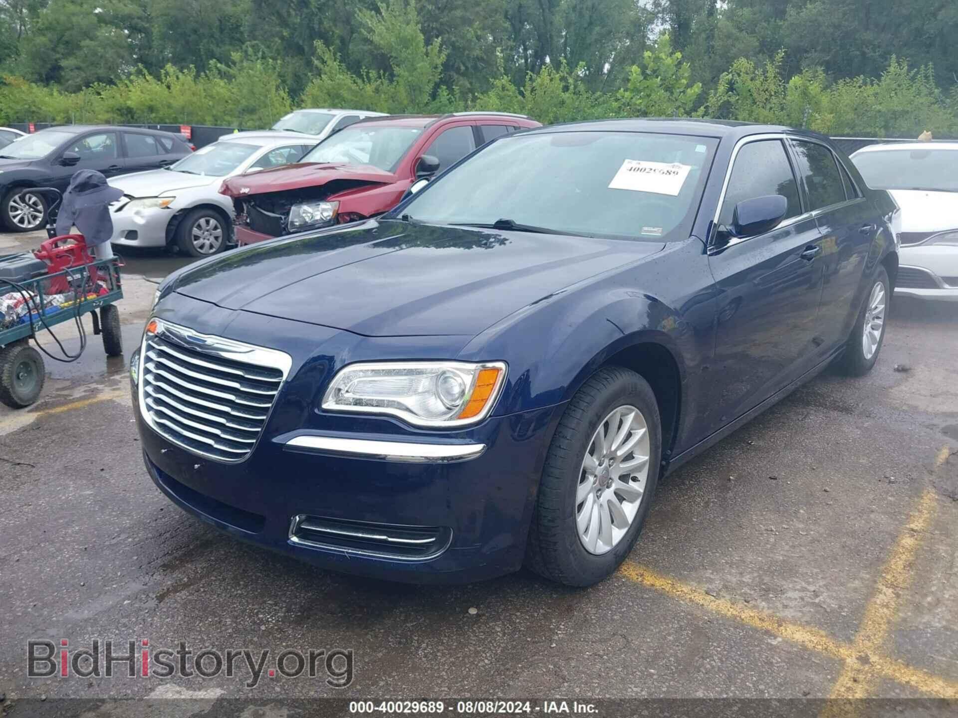 2014 CHRYSLER 300 - VIN: 2C3CCAAG0EH228559 - Фото 2