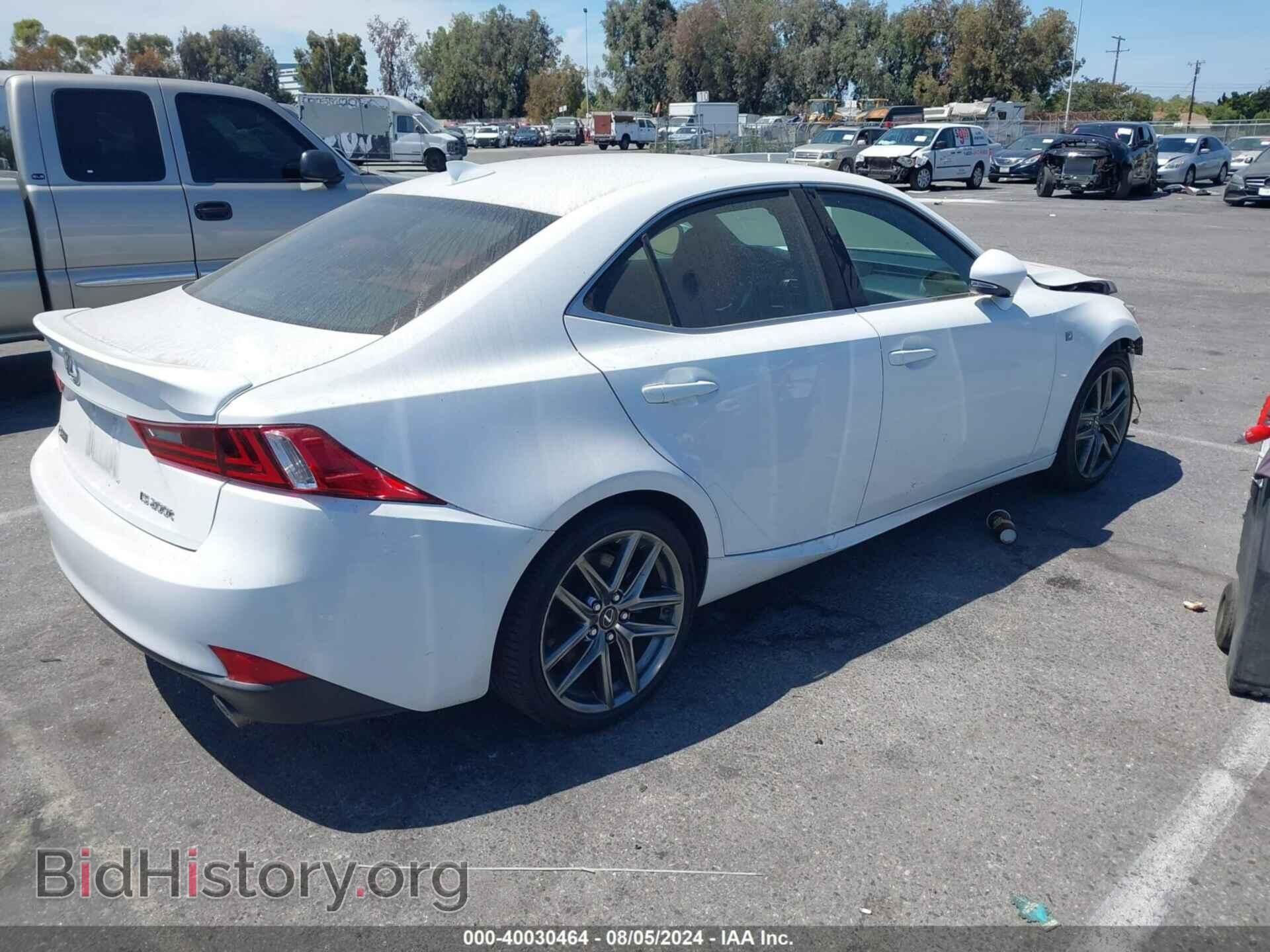 2016 LEXUS IS 200T - VIN: JTHBA1D22G5032144 - Фото 4