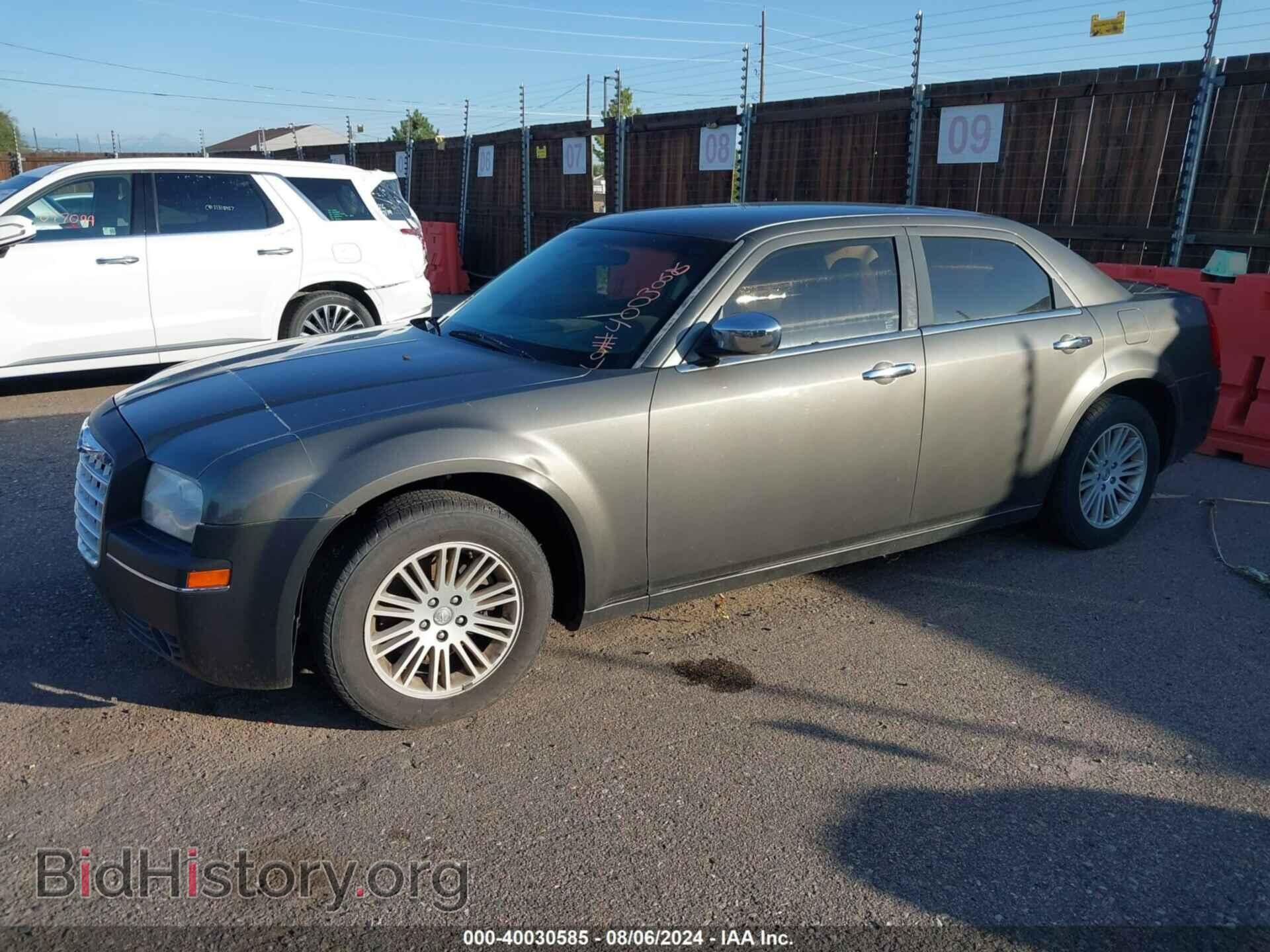2010 CHRYSLER 300 - VIN: 2C3CA4CD9AH133759 - Фото 2