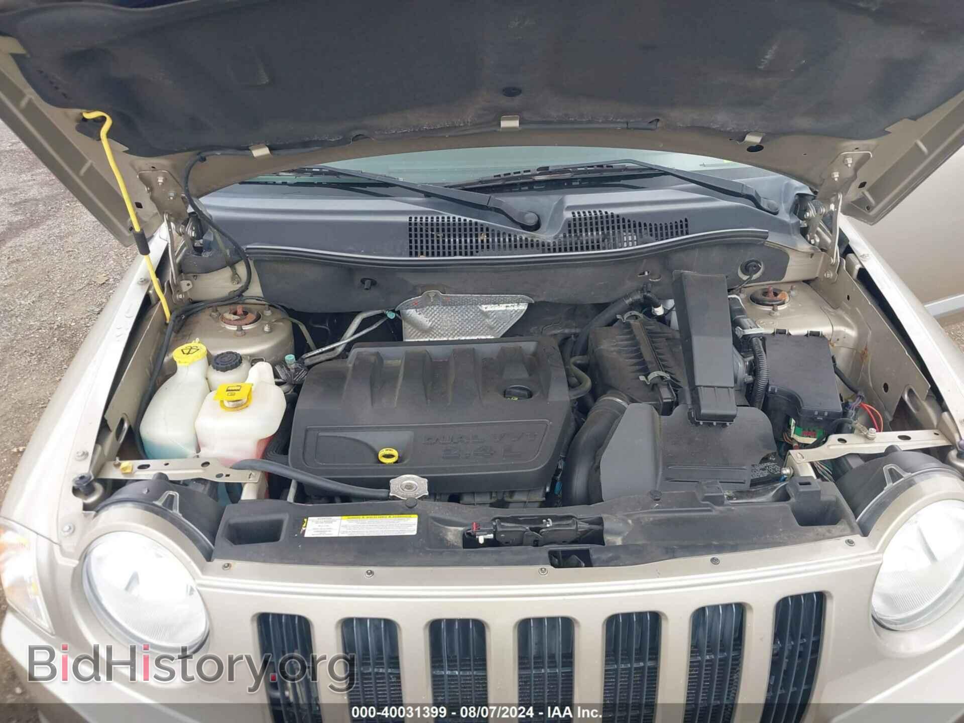 2010 JEEP COMPASS - VIN: 1J4NF1FB5AD642964 - Photo 10