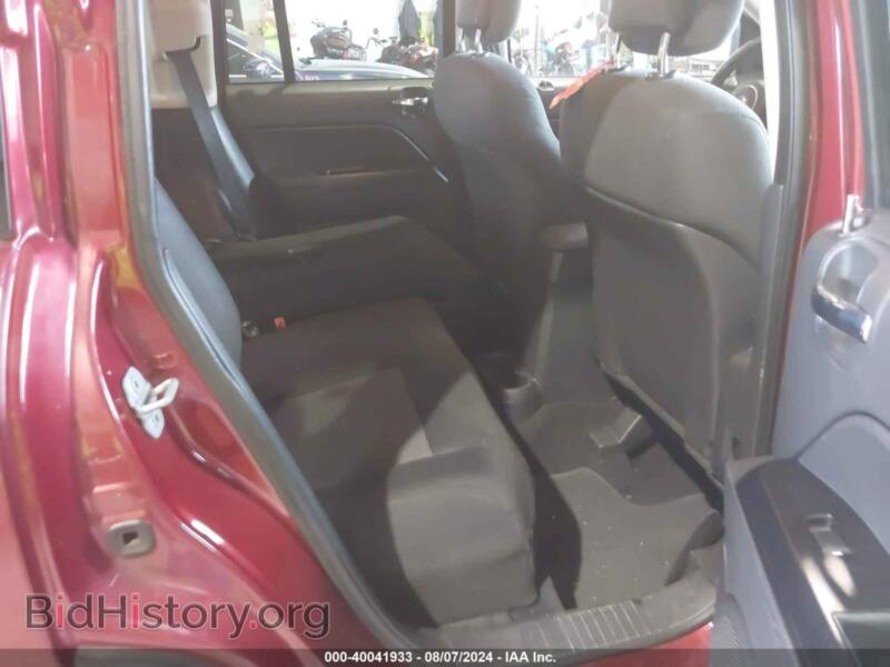 2011 Jeep COMPASS (VIN 1J4NF1FB1BD201804) — photo 8 of 11