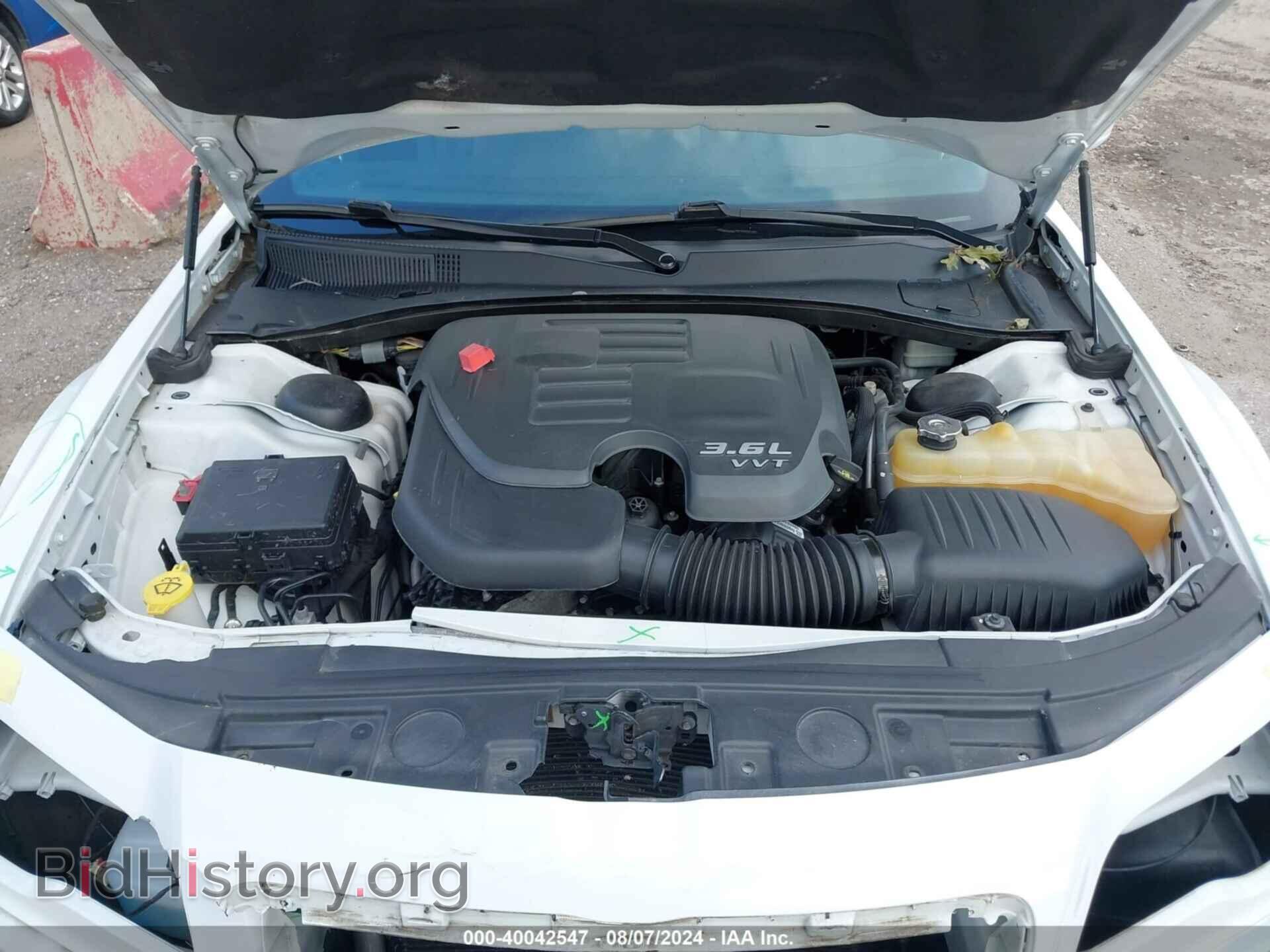 2014 CHRYSLER 300 - VIN: 2C3CCARG0EH323174 - Фото 10