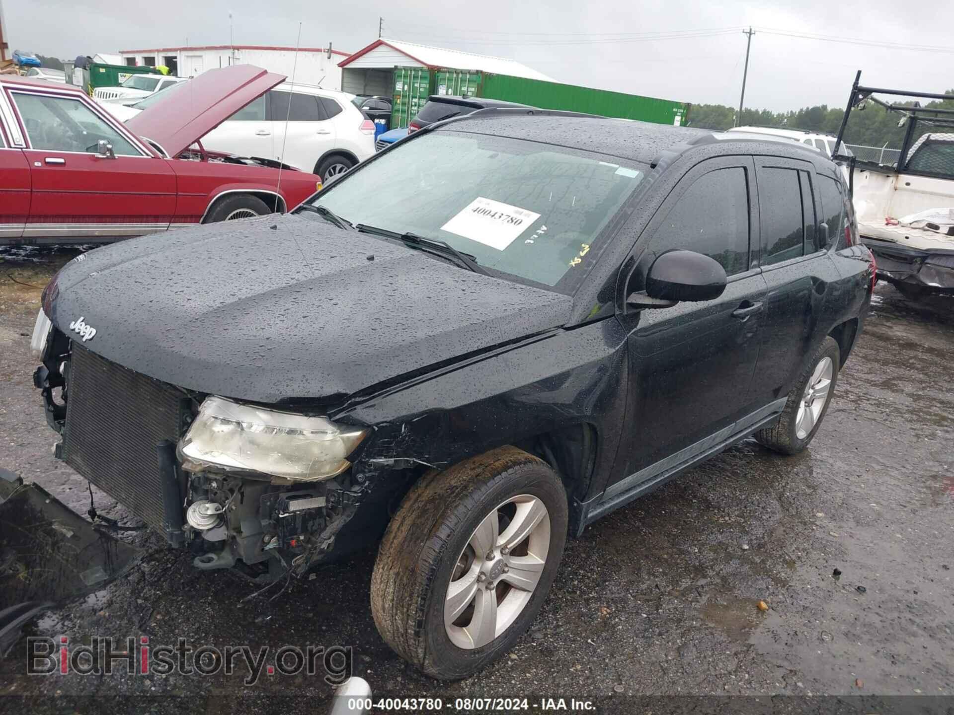 2011 JEEP COMPASS - VIN: 1J4NT1FA5BD219819 - Photo 2