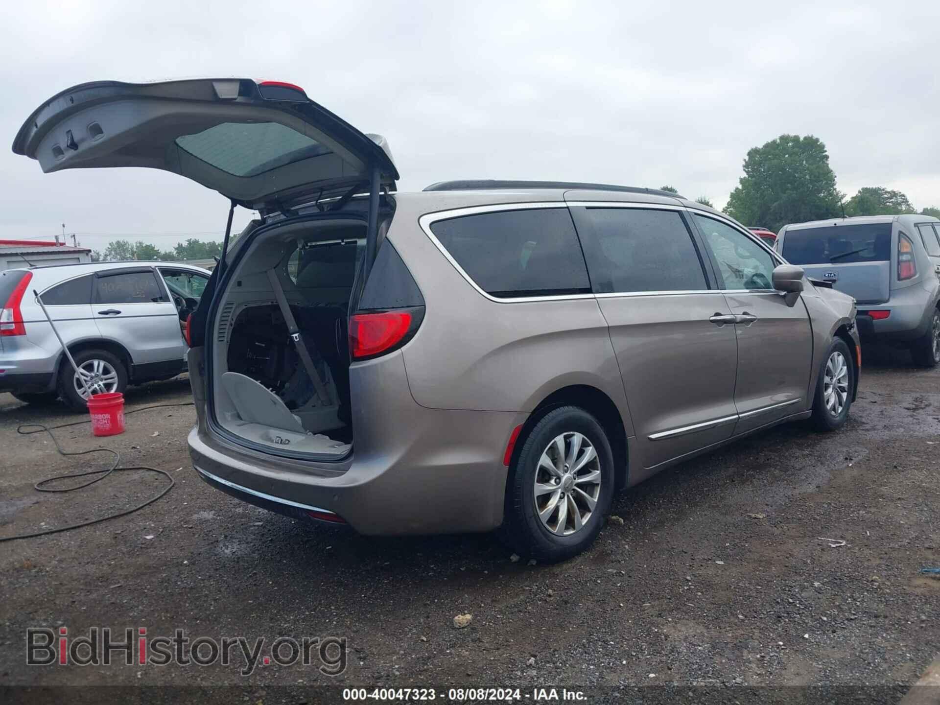 2017 CHRYSLER PACIFICA - VIN: 2C4RC1BGXHR823356 - Фото 4