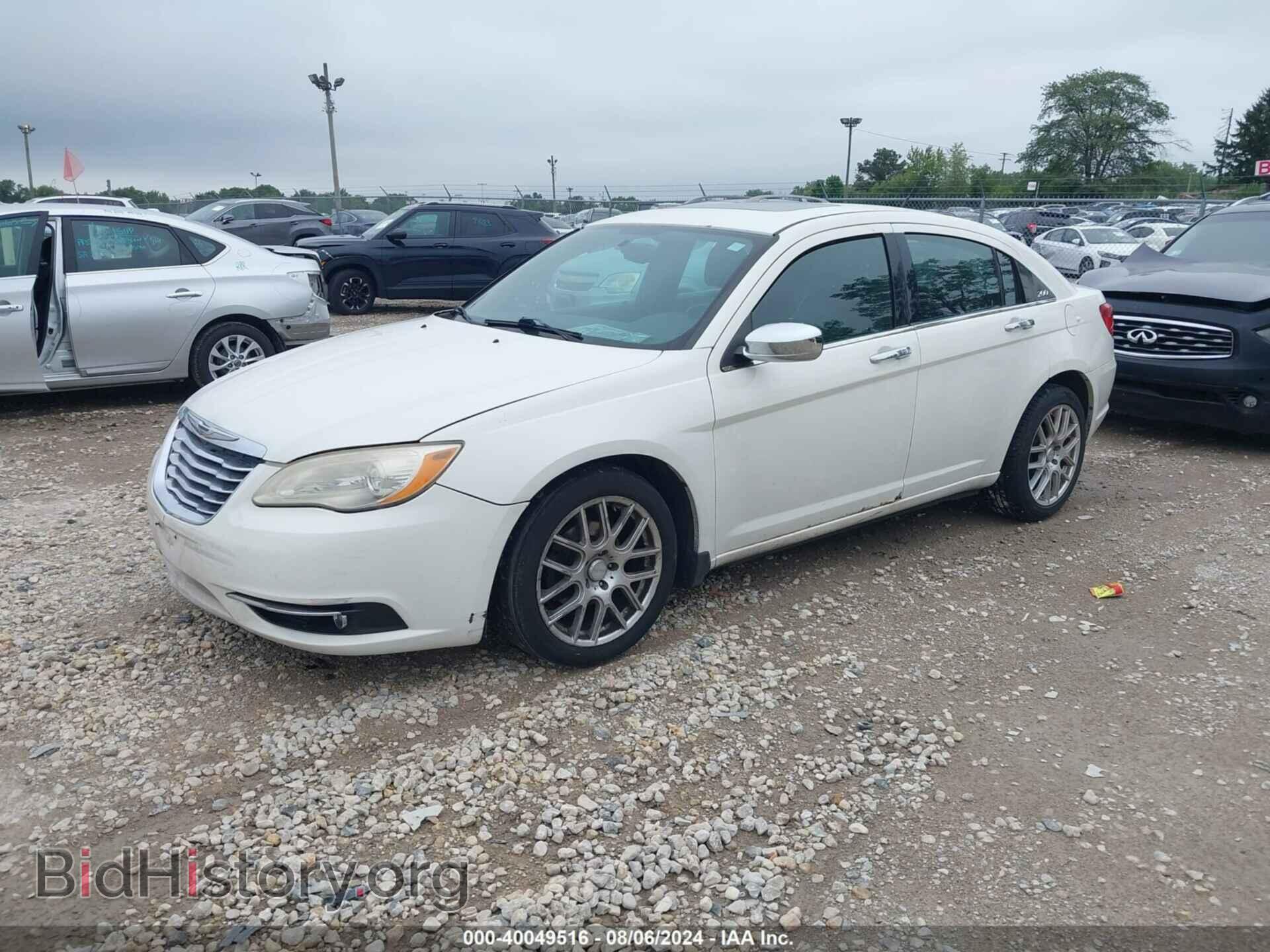 2011 CHRYSLER 200 - VIN: 1C3BC2FG1BN504082 - Фото 2