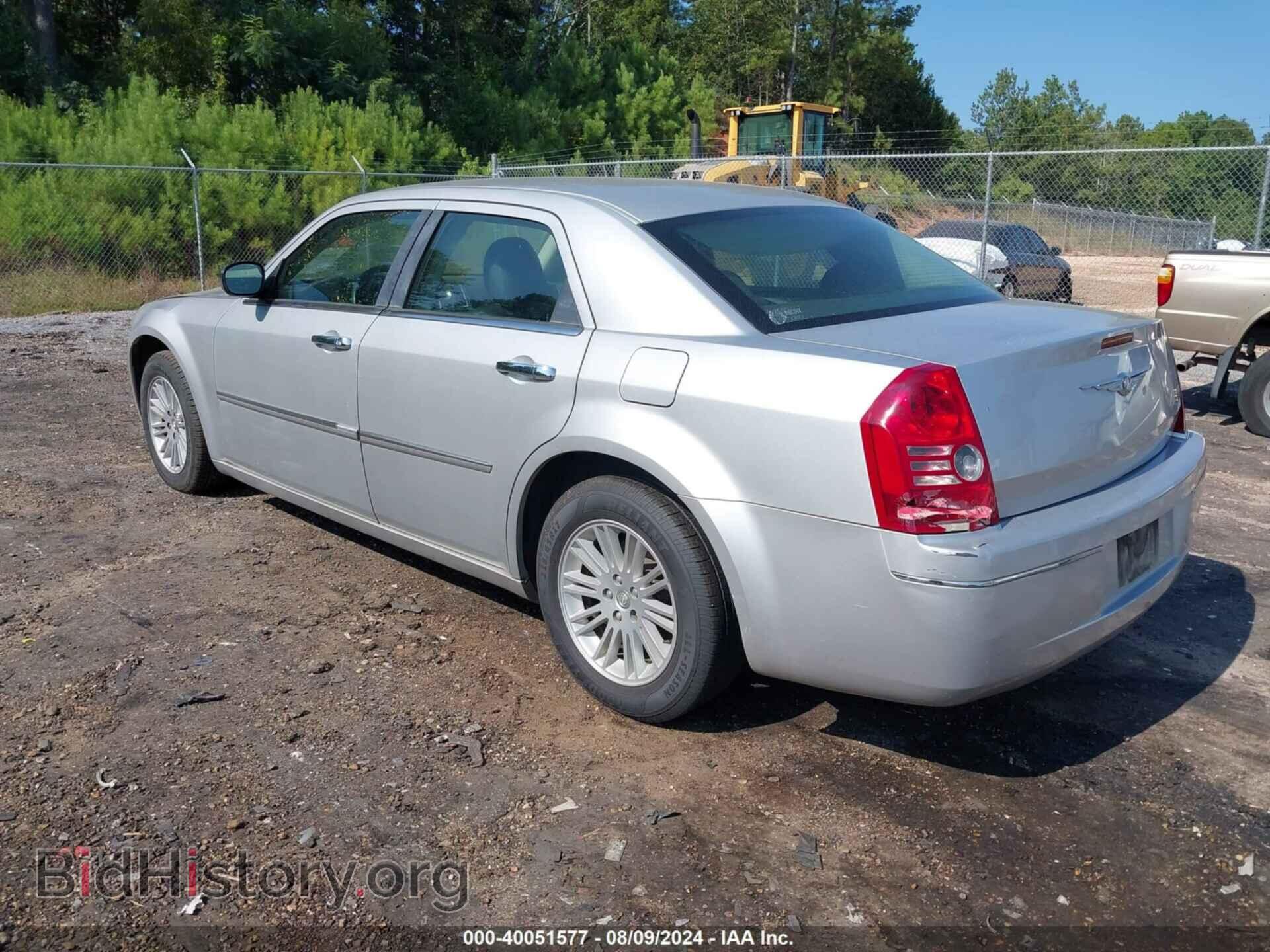 2010 CHRYSLER 300 - VIN: 2C3CA4CD6AH198889 - Фото 3