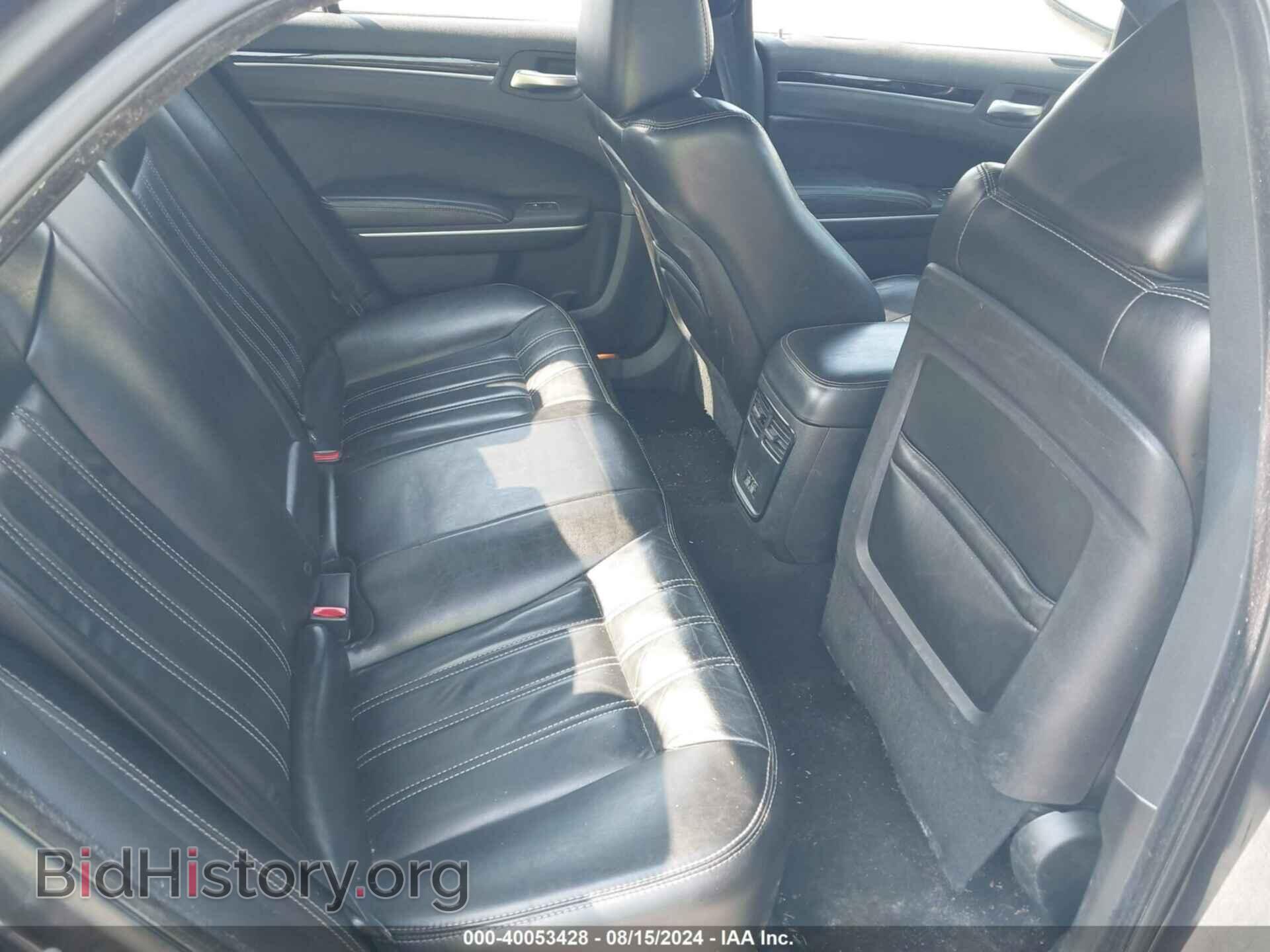 2019 CHRYSLER 300 - VIN: 2C3CCABG3KH559372 - Фото 8