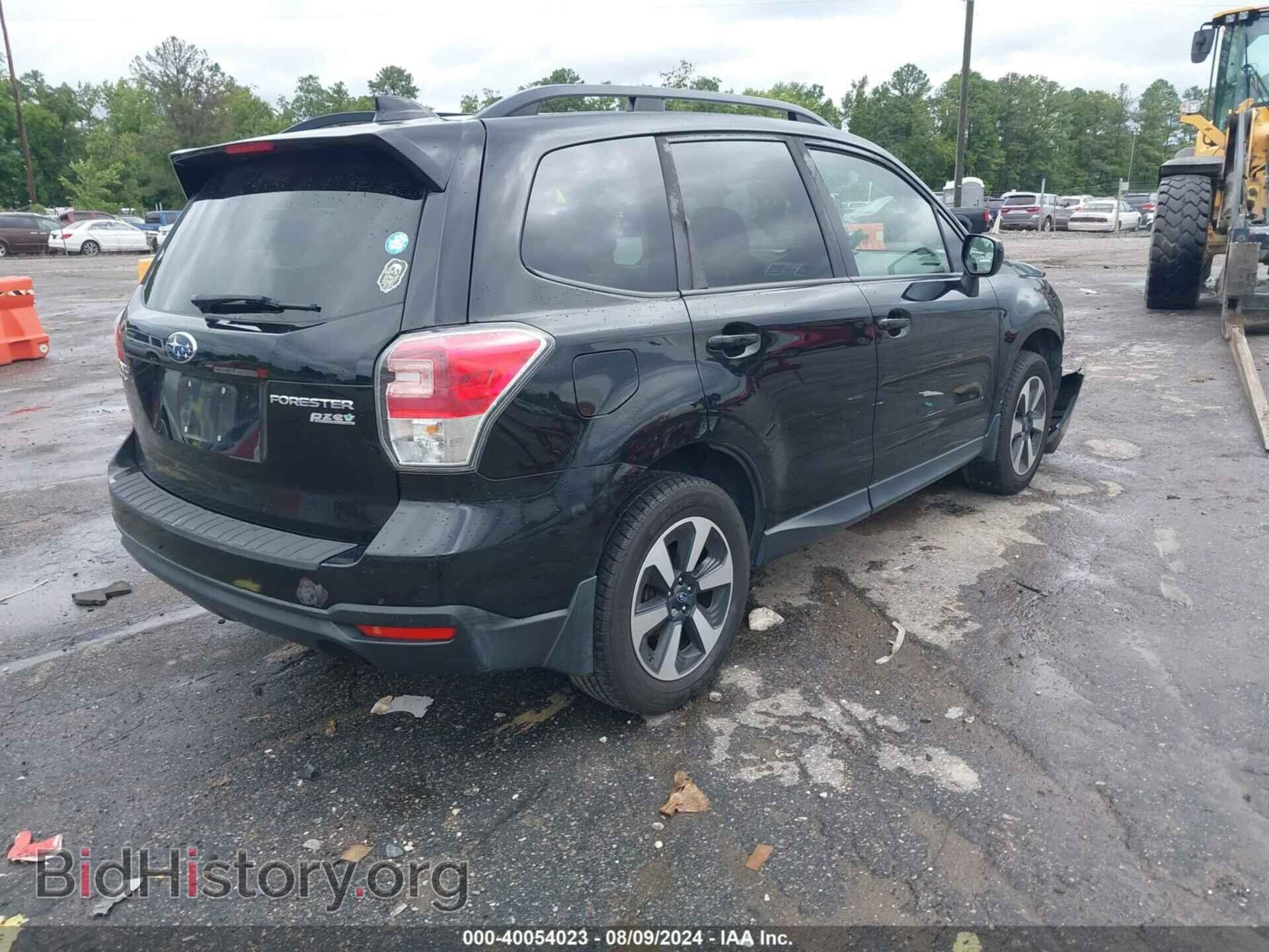 2017 SUBARU FORESTER - VIN: JF2SJAGC8HH455530 - Фото 4
