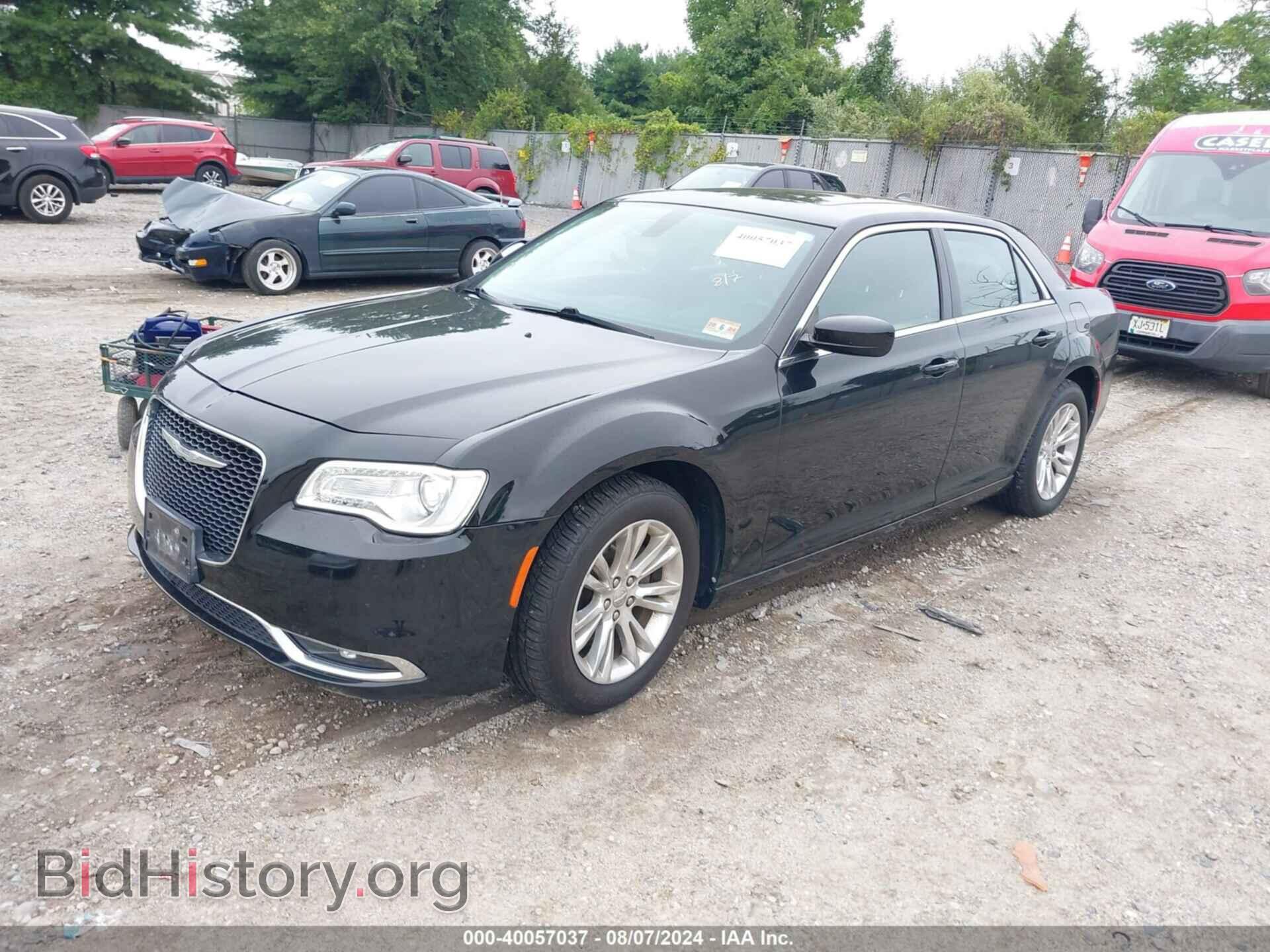 2017 CHRYSLER 300 - VIN: 2C3CCAAG4HH506447 - Фото 2