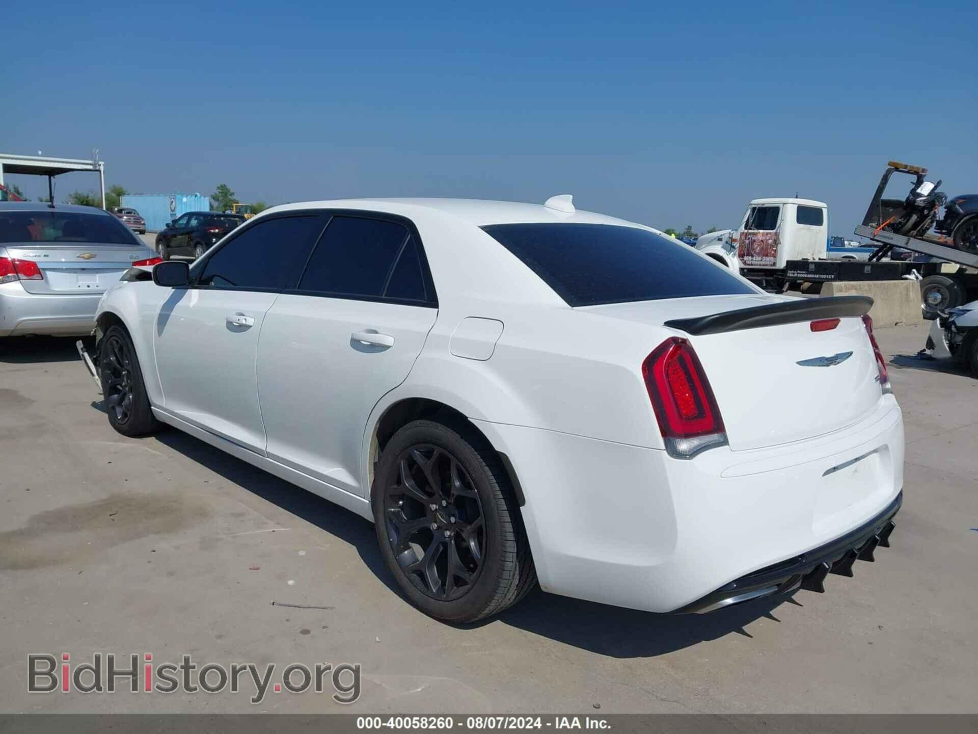 2019 CHRYSLER 300 - VIN: 2C3CCABG4KH682775 - Фото 3