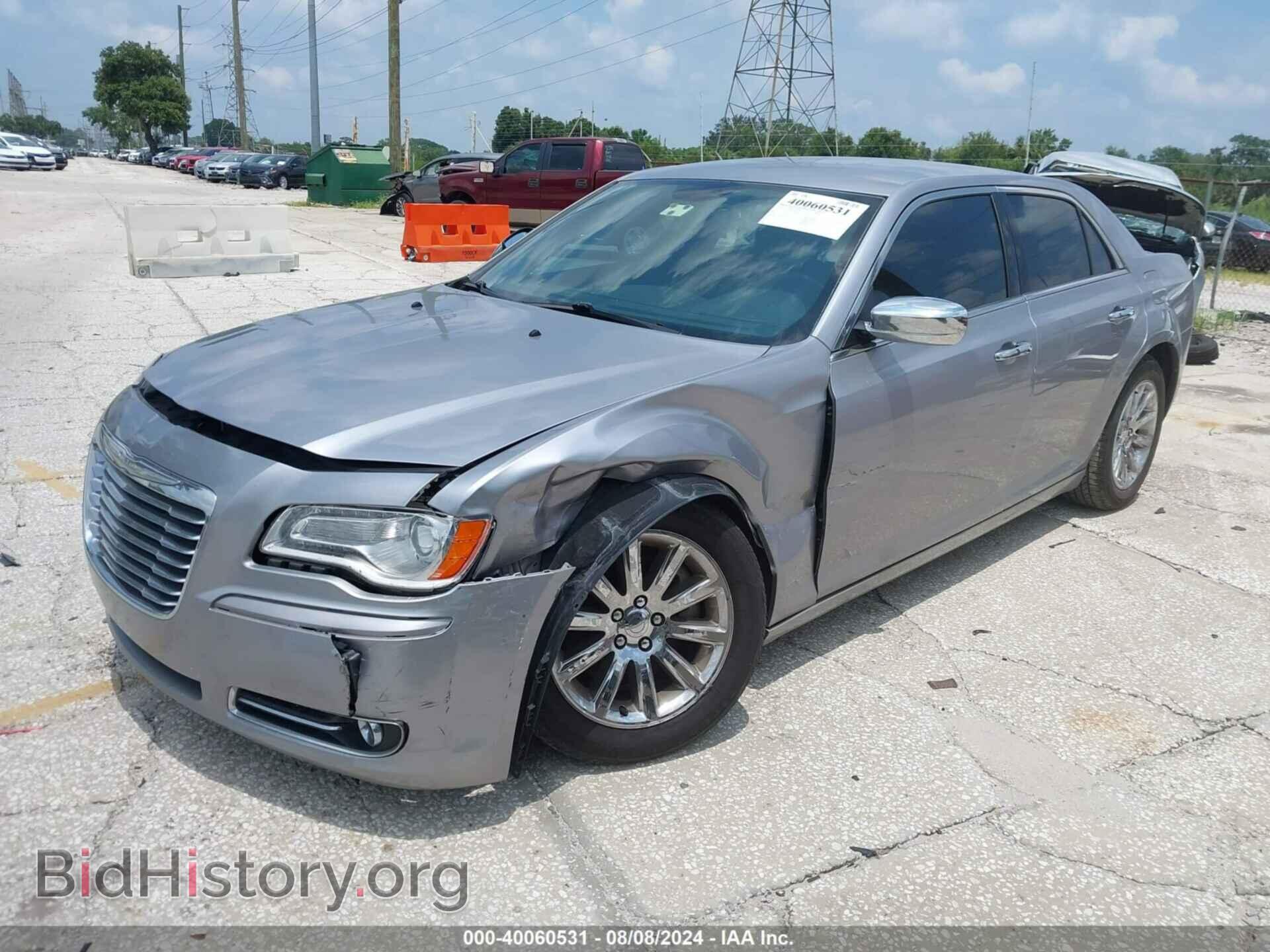 2013 CHRYSLER 300C - VIN: 2C3CCAET3DH572215 - Фото 2