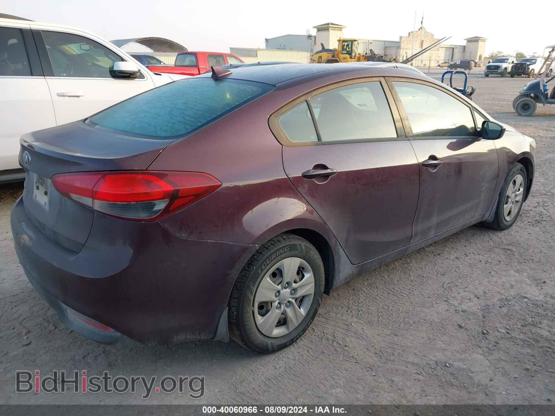 2017 KIA FORTE - VIN: 3KPFK4A71HE060492 - Фото 4