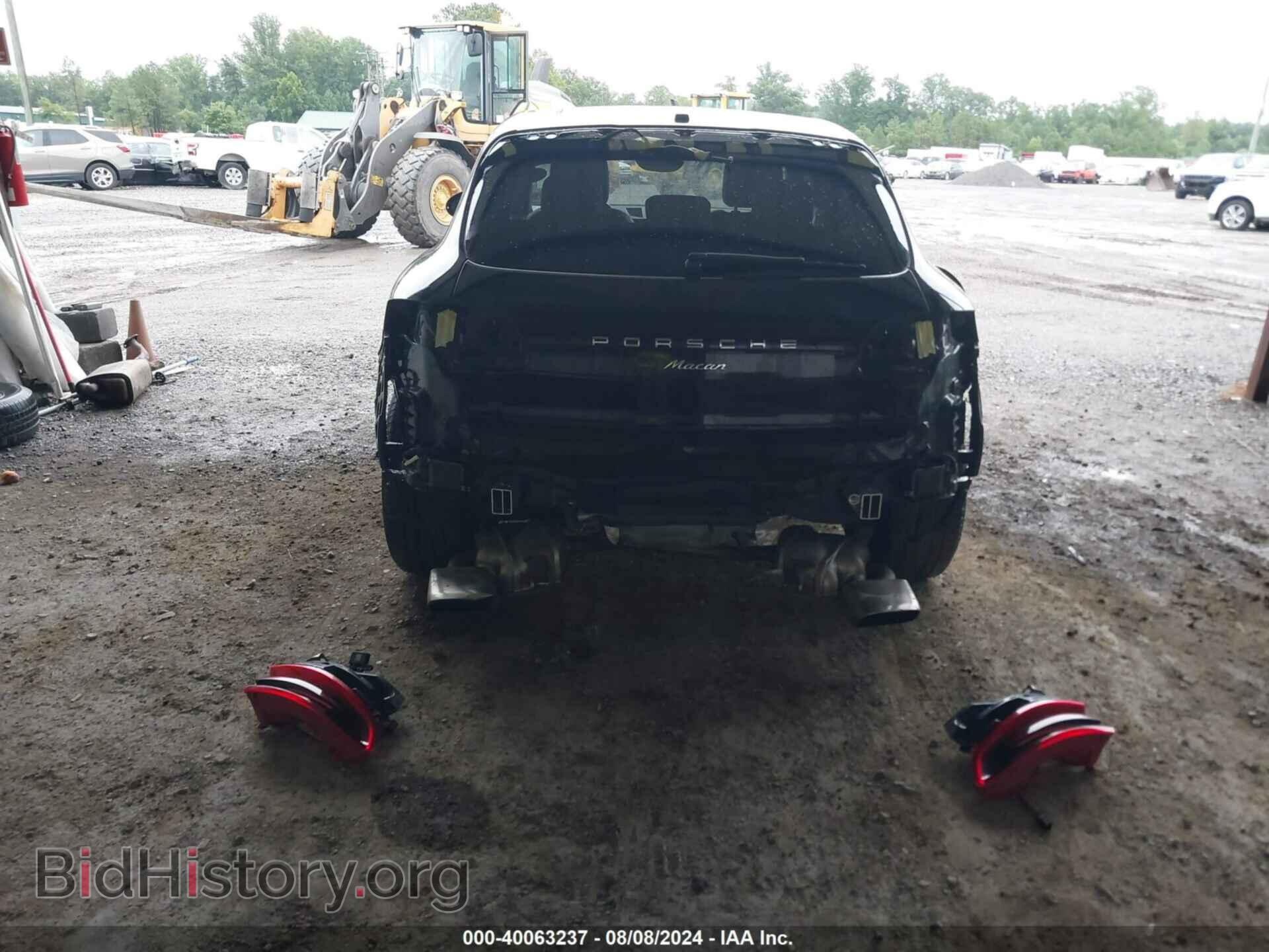 2017 PORSCHE MACAN - VIN: WP1AA2A50HLB83755 - Photo 16