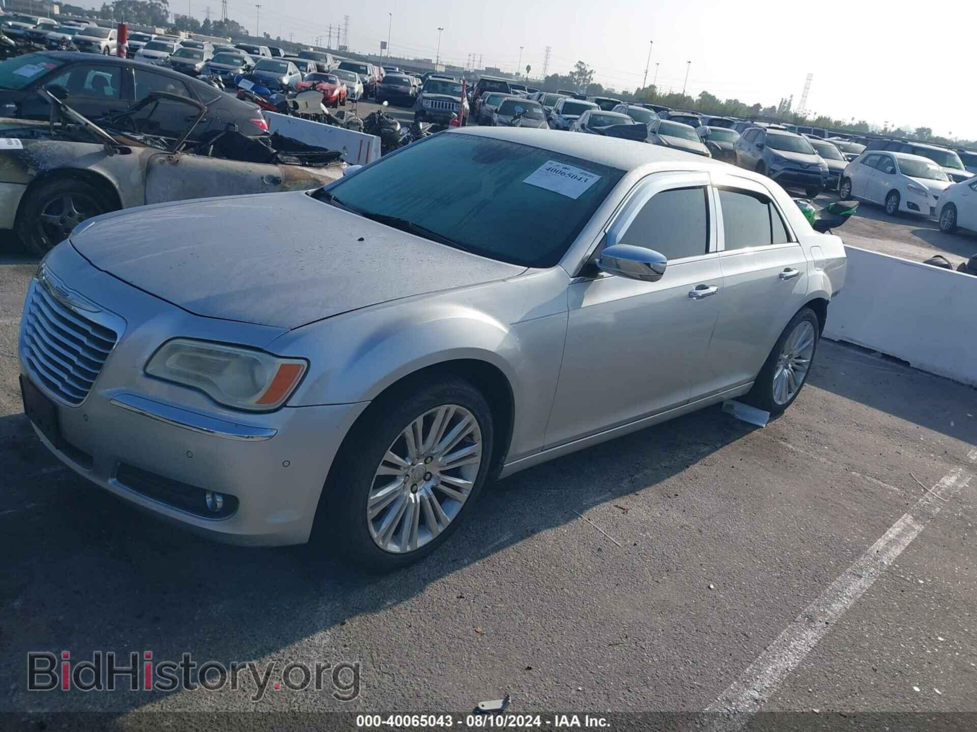 2011 CHRYSLER 300 - VIN: 2C3CA5CG8BH614197 - Фото 2