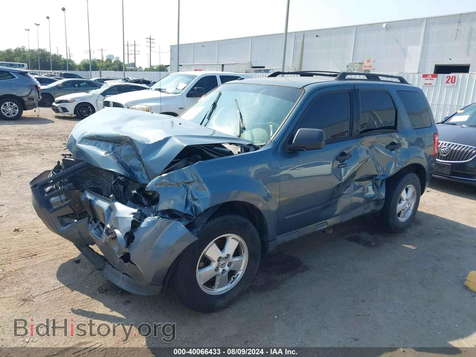 2011 FORD ESCAPE - VIN: 1FMCU0D72BKB12990 - Фото 2