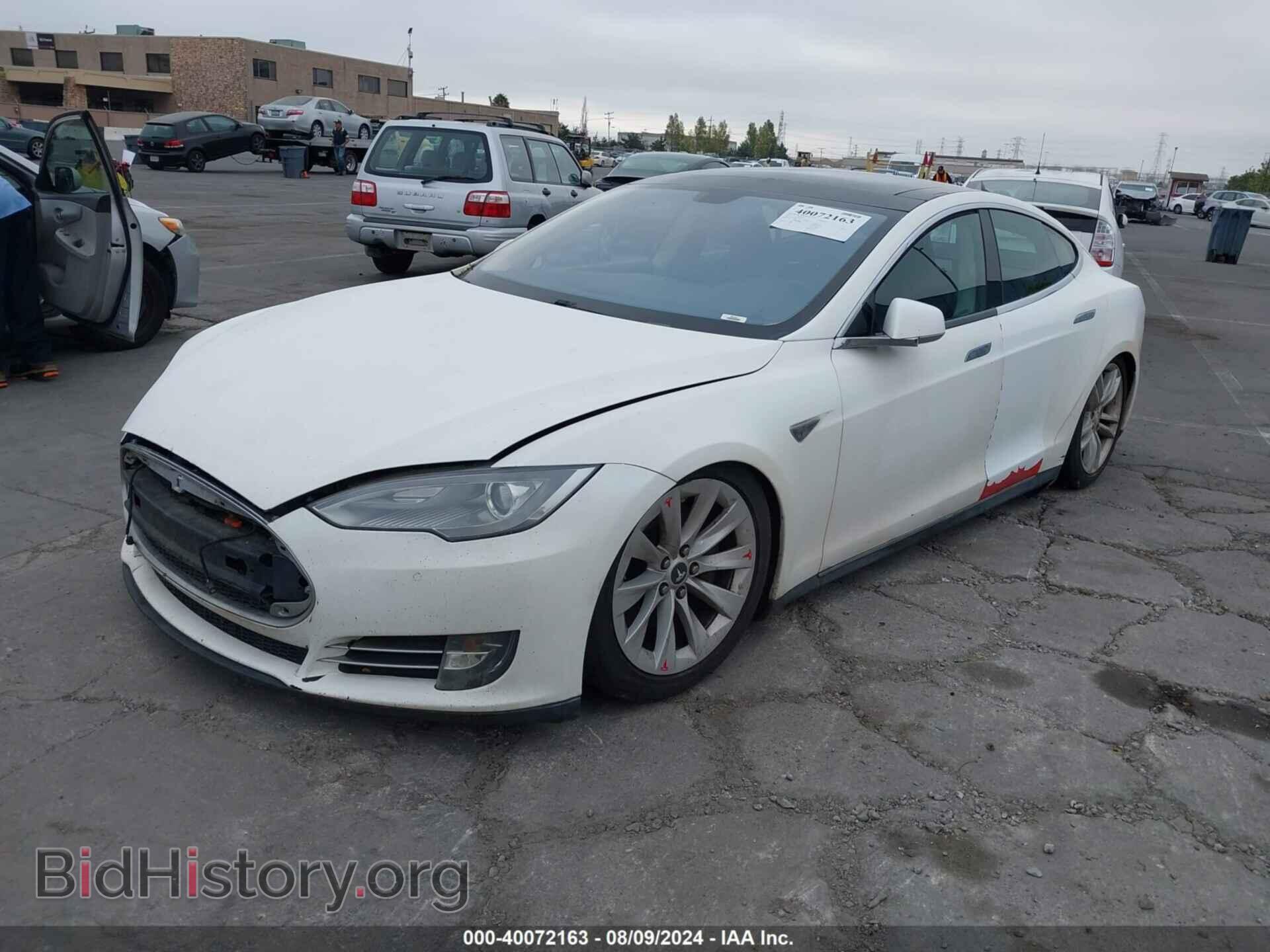 2014 TESLA MODEL S - VIN: 5YJSA1H14EFP36571 - Фото 2