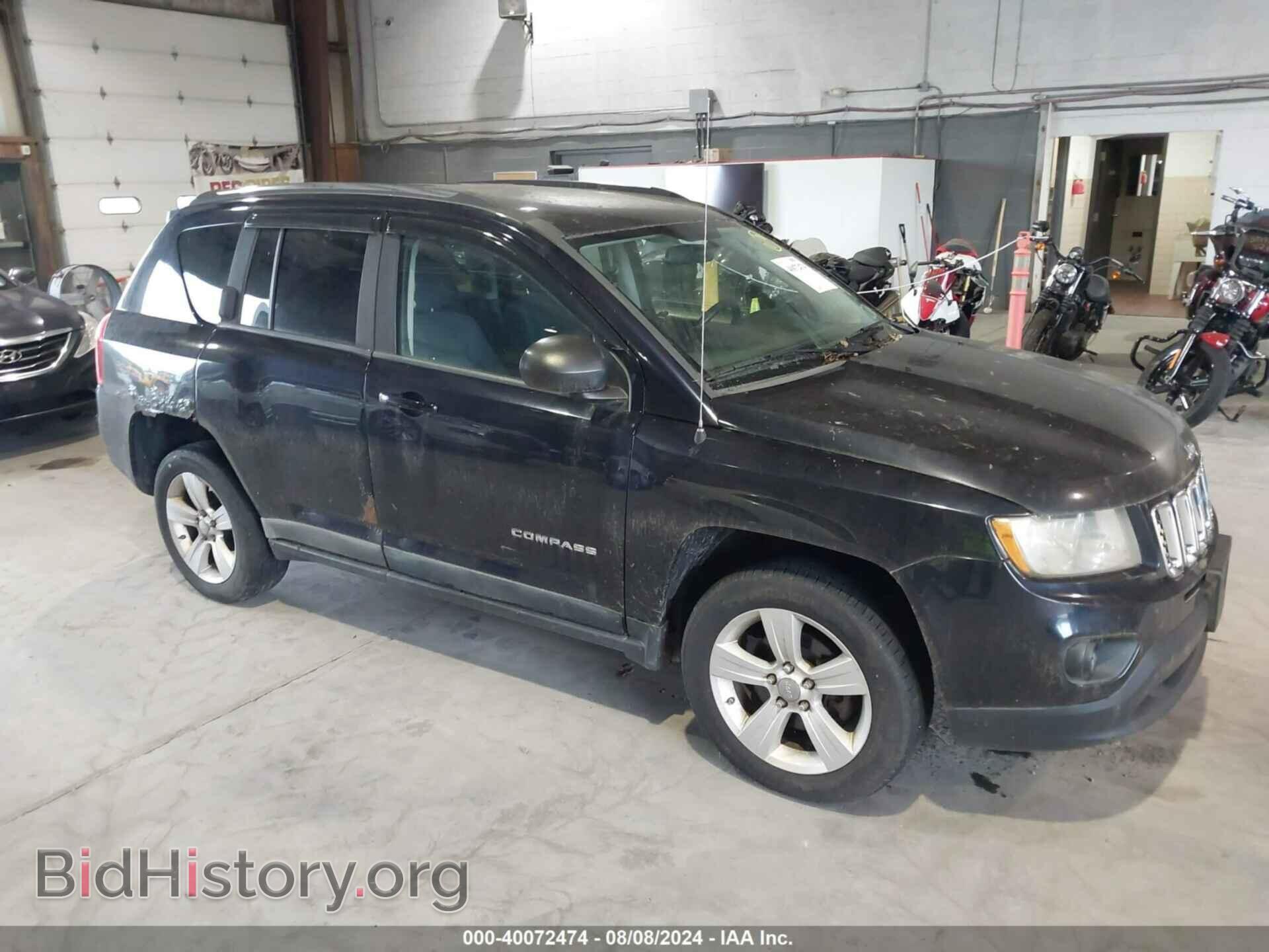 Photo 1J4NF1FB4BD134681 - JEEP COMPASS 2011