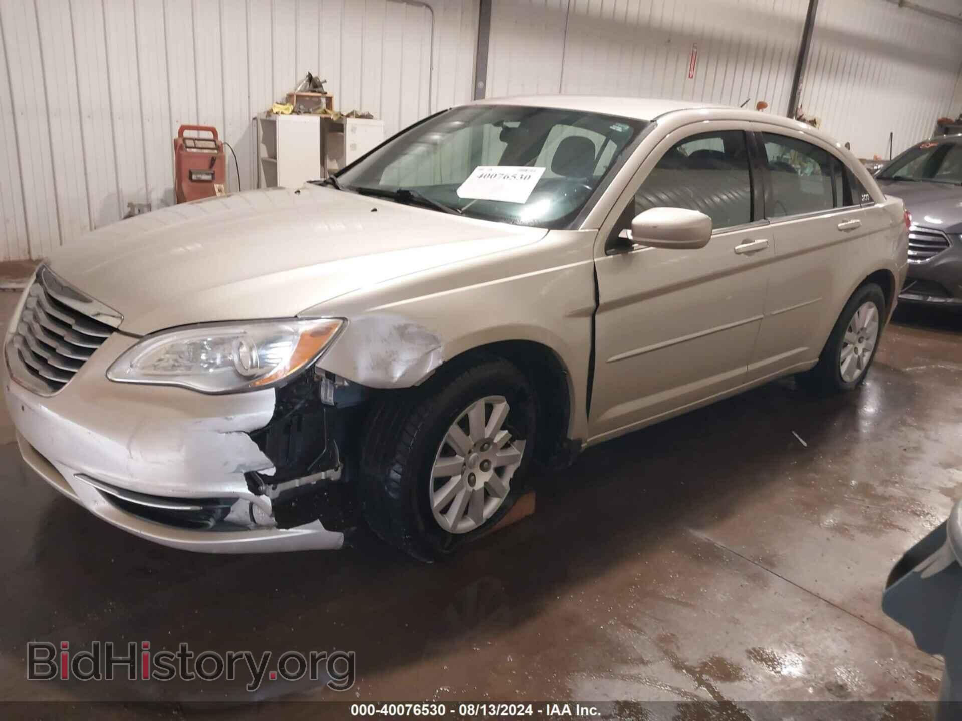 2013 CHRYSLER 200 - VIN: 1C3CCBBB2DN656213 - Фото 2