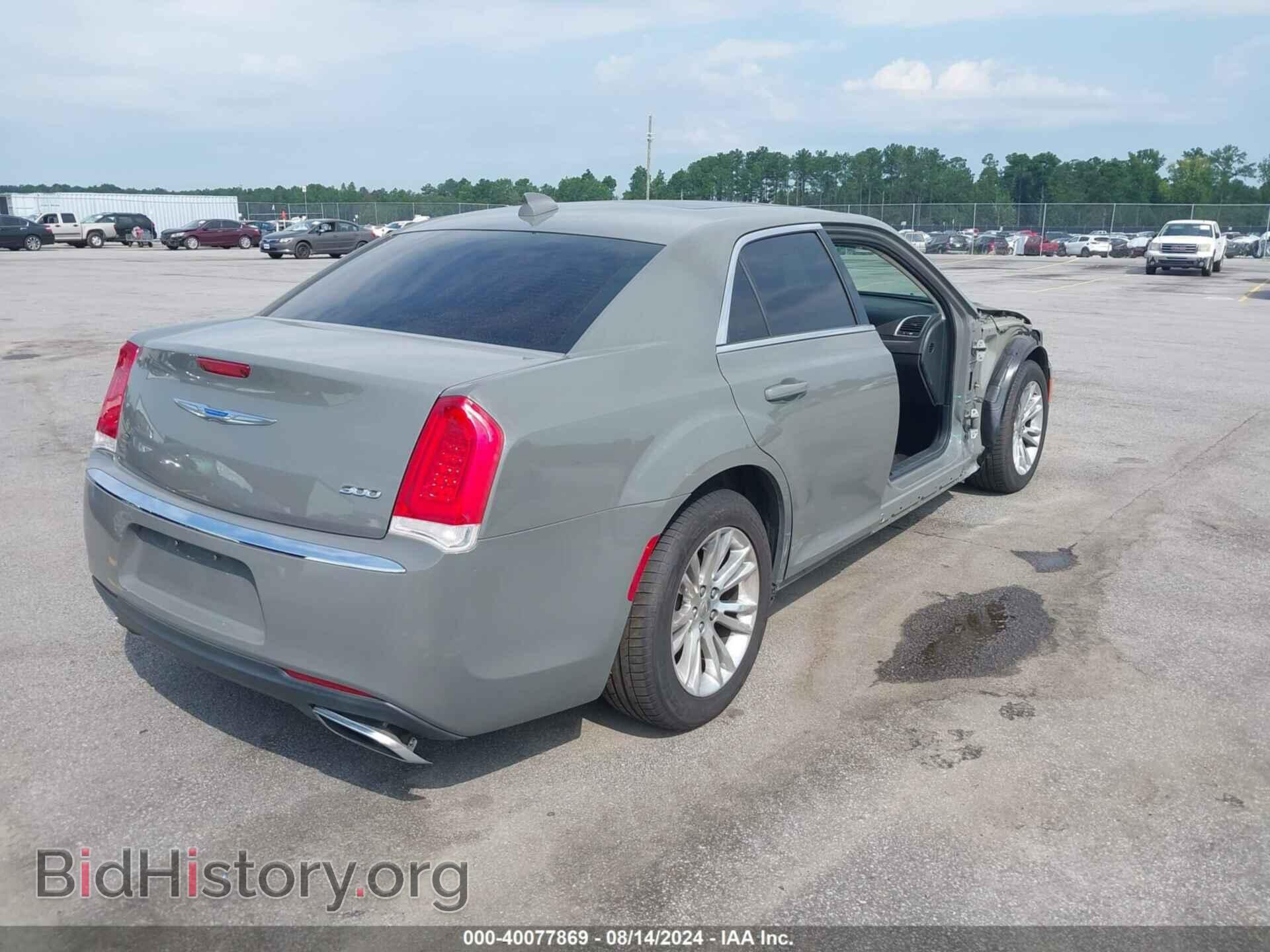 2018 CHRYSLER 300 - VIN: 2C3CCAAG6JH250267 - Фото 4