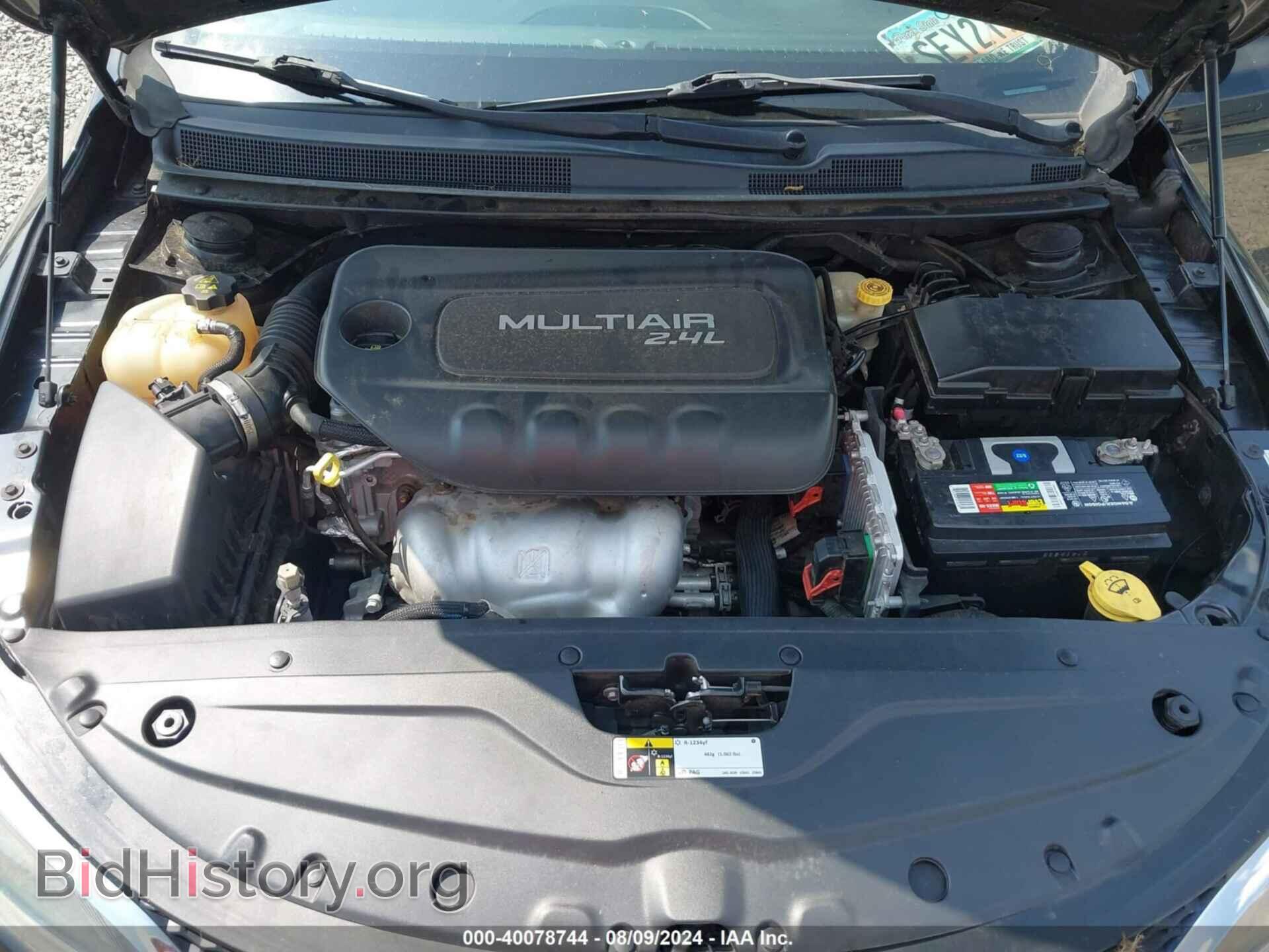 2016 CHRYSLER 200 - VIN: 1C3CCCAB6GN124992 - Фото 10
