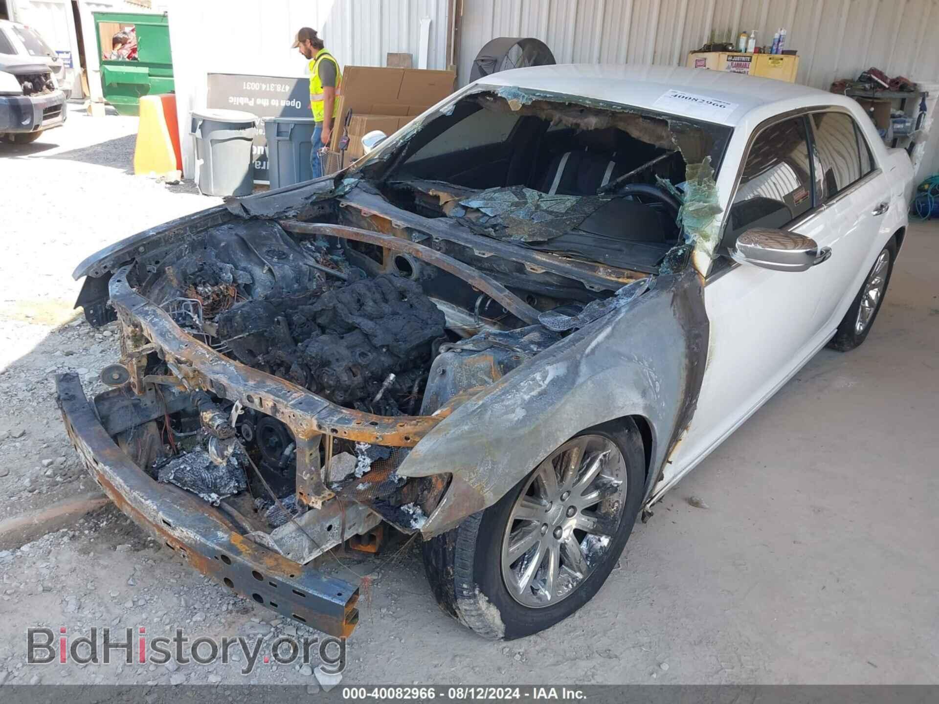 2011 CHRYSLER 300 - VIN: 2C3CA5CG9BH580657 - Фото 2