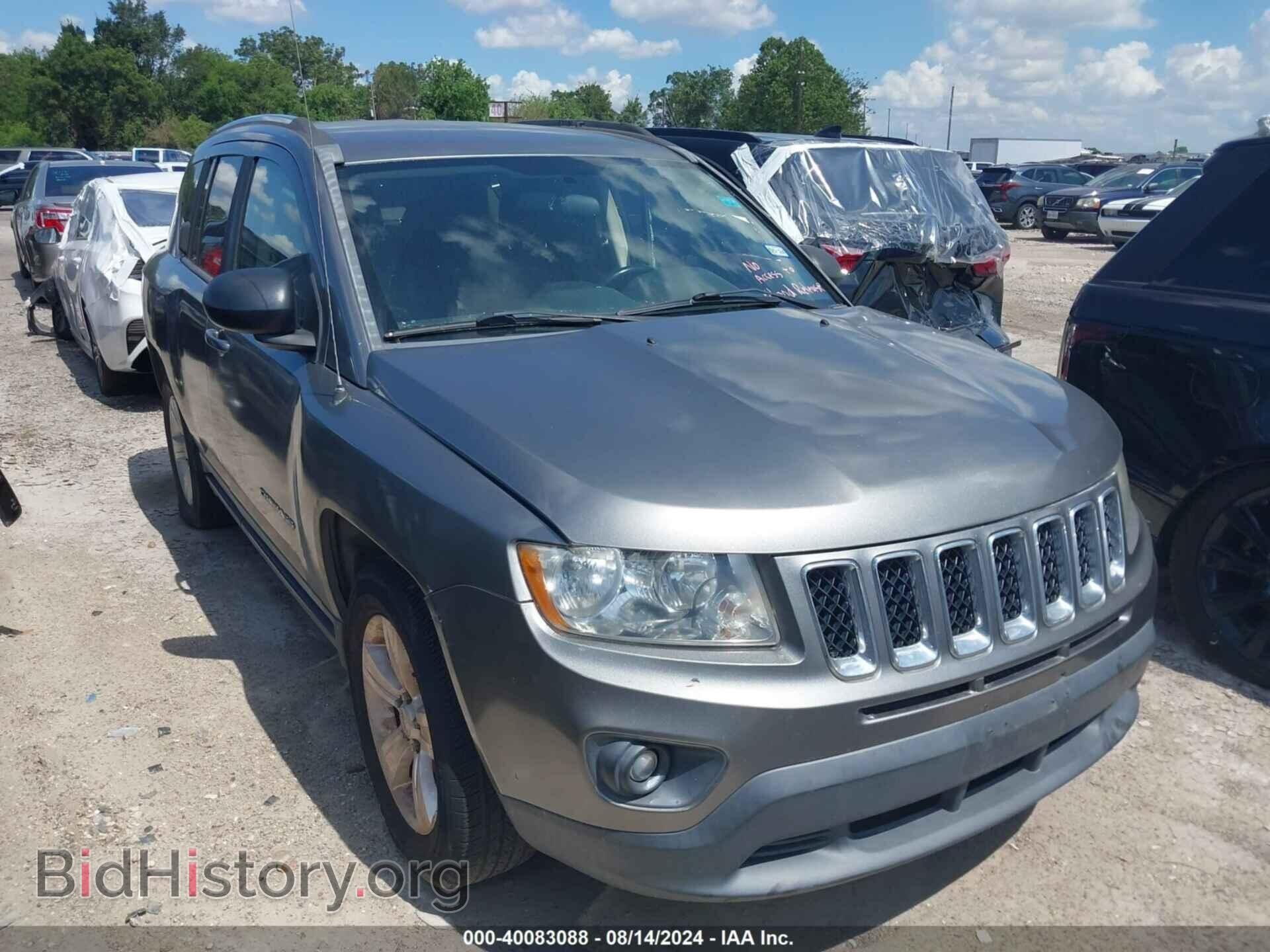 Photo 1J4NF1FBXBD278588 - JEEP COMPASS 2011