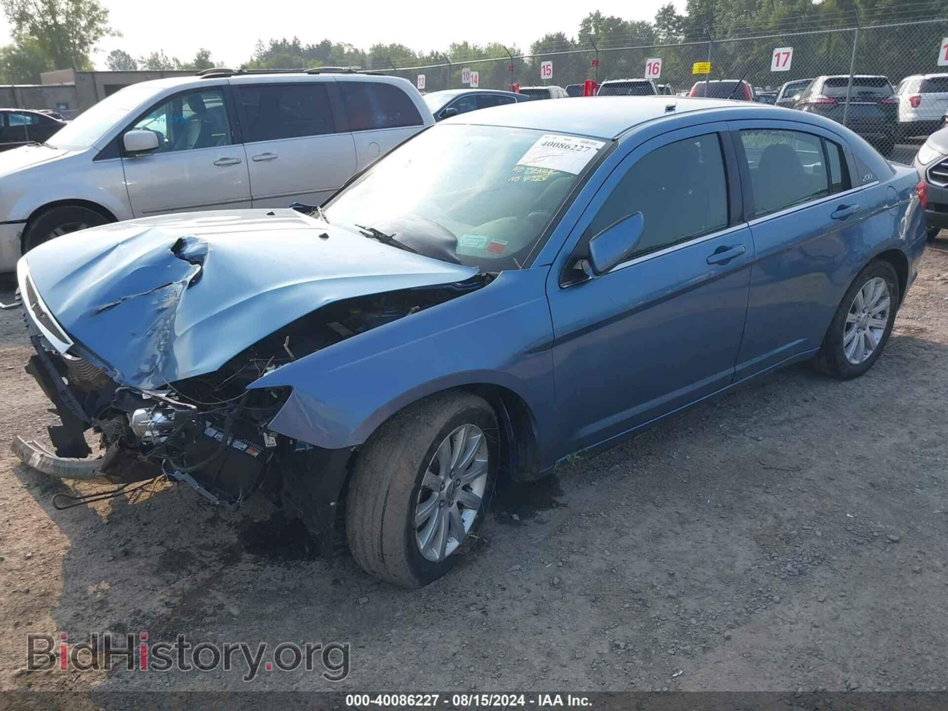 2011 CHRYSLER 200 - VIN: 1C3BC1FGXBN555655 - Фото 2