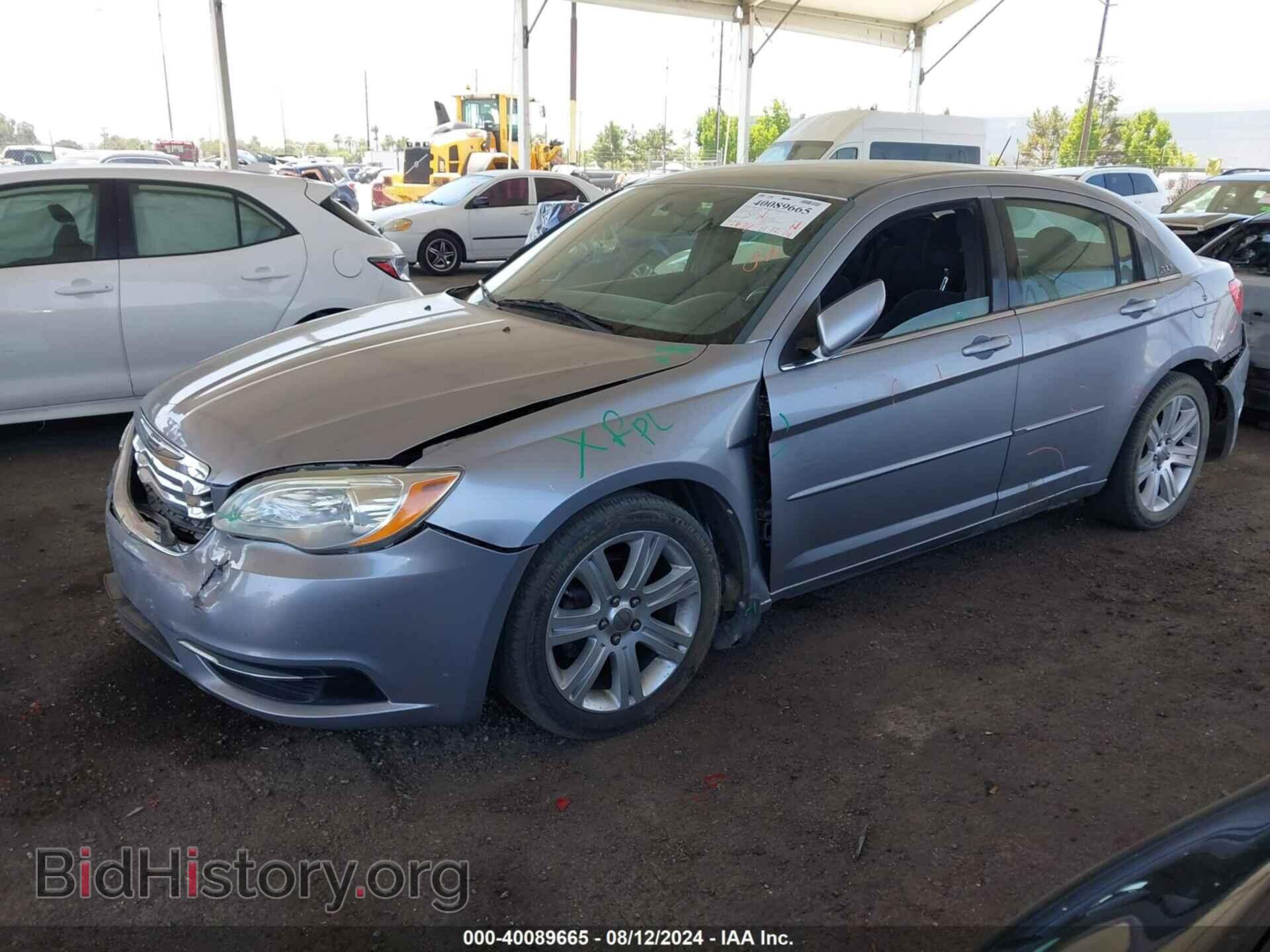 2013 CHRYSLER 200 - VIN: 1C3CCBBB9DN732364 - Фото 2