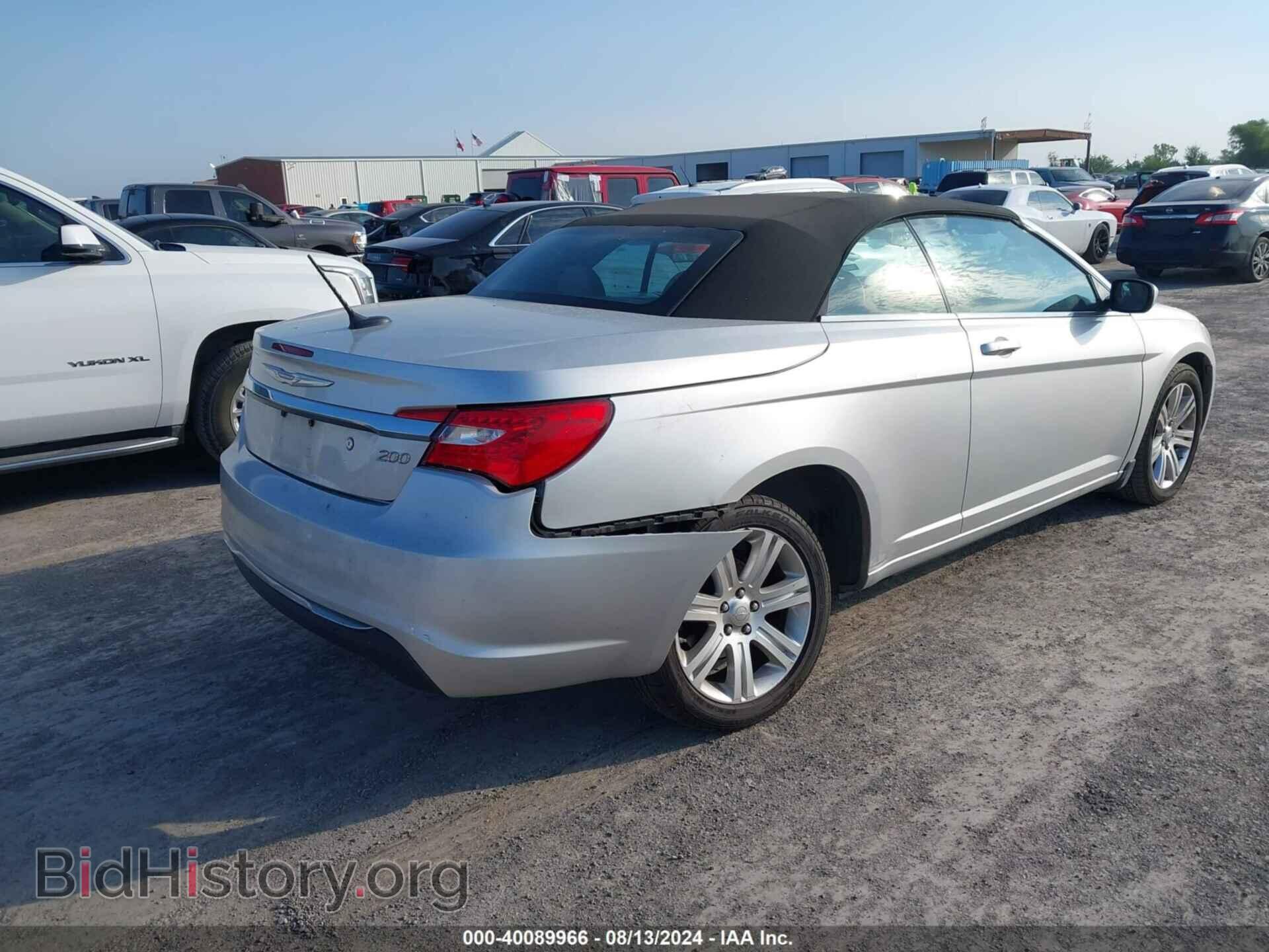 2011 CHRYSLER 200 - VIN: 1C3BC2EGXBN620530 - Фото 4